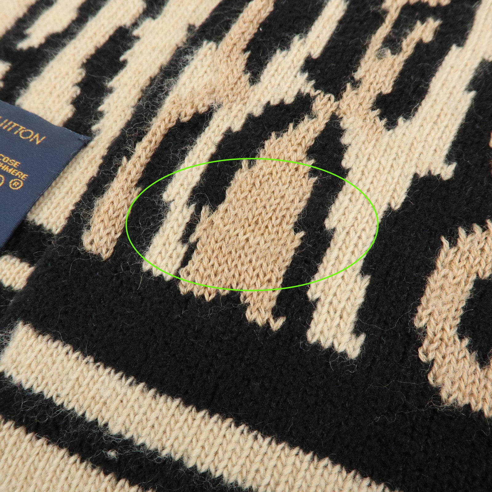 Louis Vuitton Écharpe Léogram Wool Rayon Cashmere Scarf Leoard