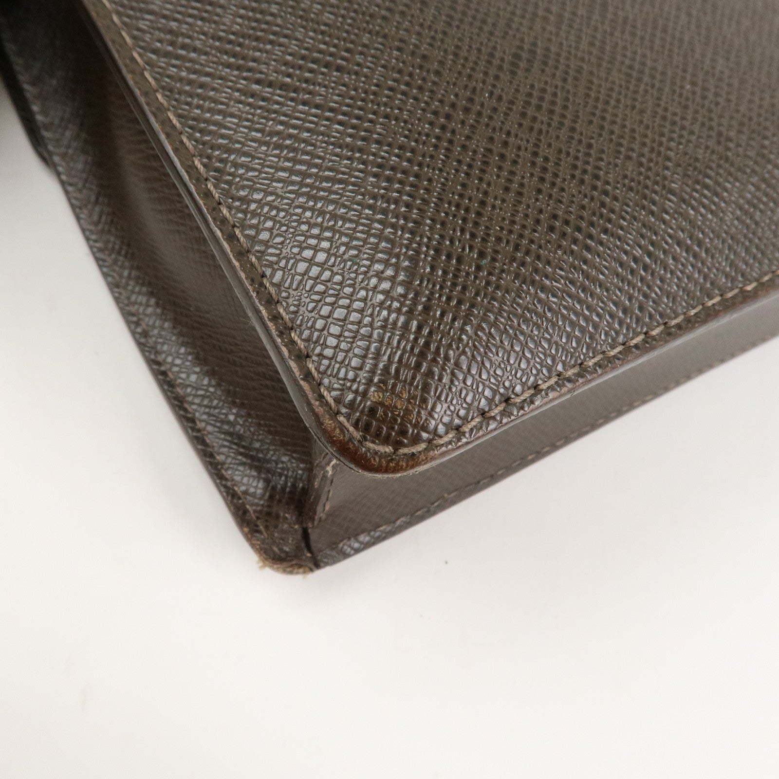 Louis Vuitton Taiga Veraiya Clutch Bag Hand Bag Grizzly M32598