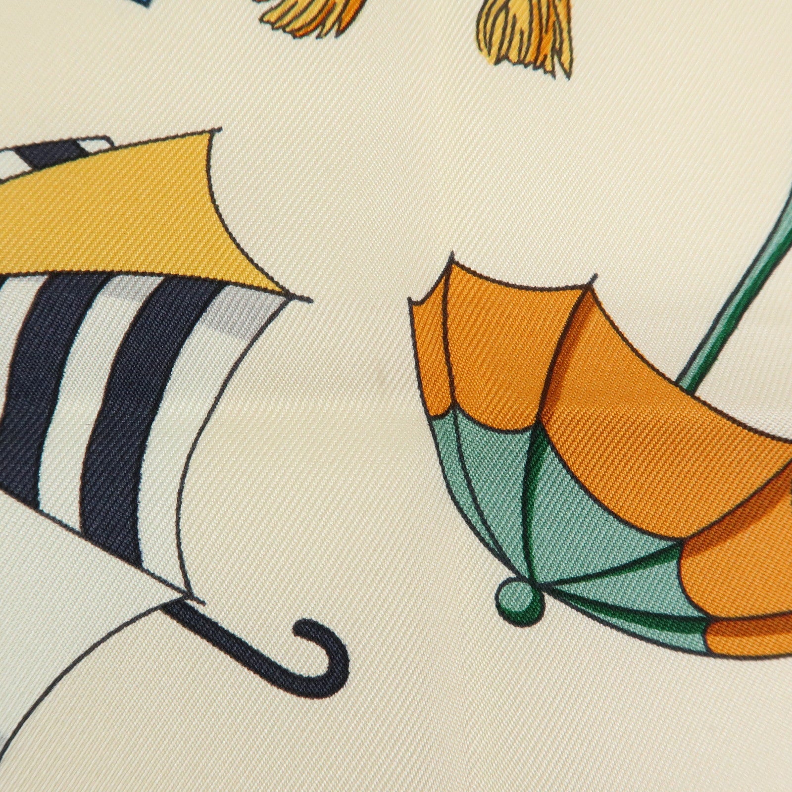 HERMES Carre 90 Silk 100% Scarf OMBRELLES ET PARAPLUIES Beige