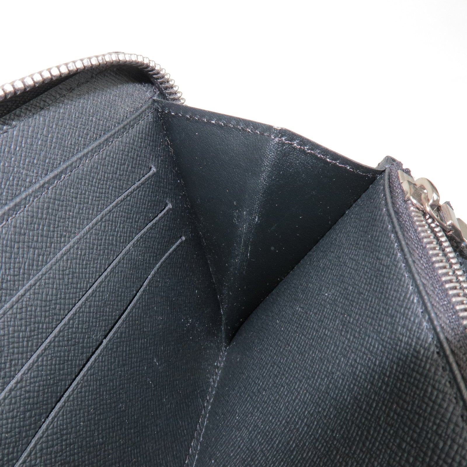 Louis Vuitton Taiga Zippy Organizer NM Long Wallet Noir M30056