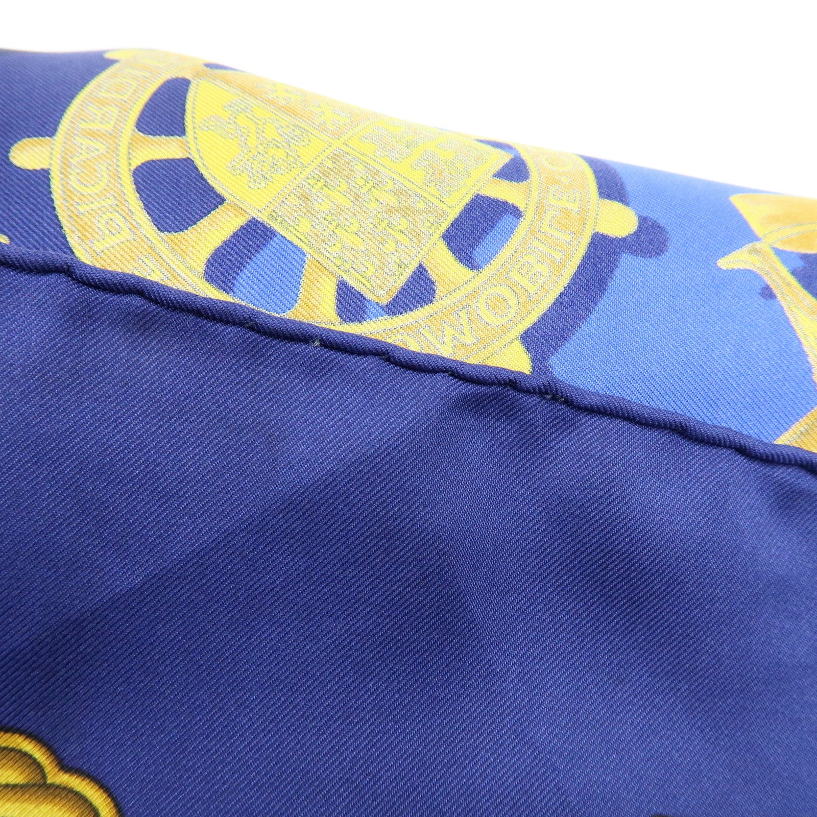 HERMES Carre 90 Silk 100% Scarf LES PARURES DU VENT Navy Gold