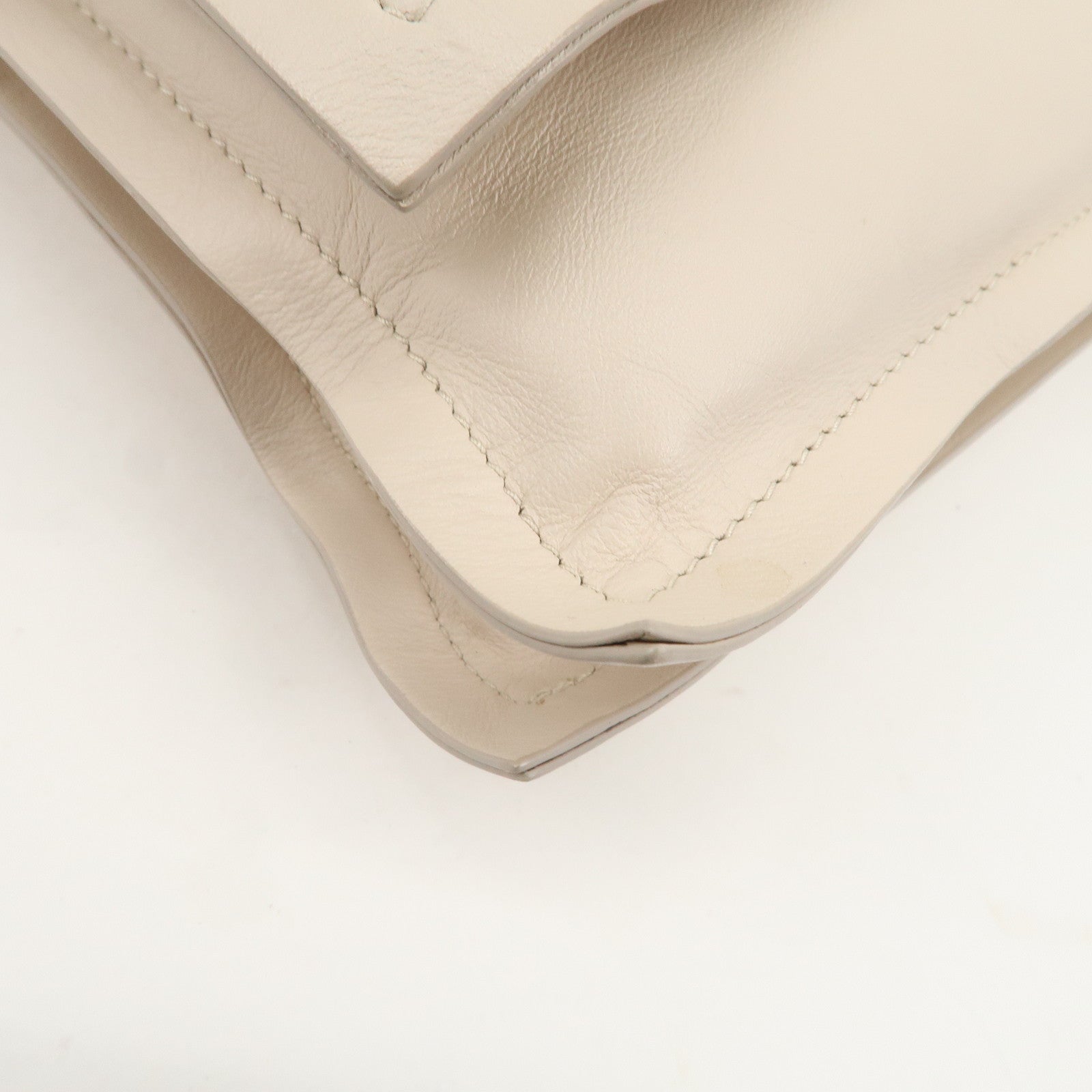 Ferragamo Vara Ribbon Leather Chain Shoulder Bag Hand Bag Ivory