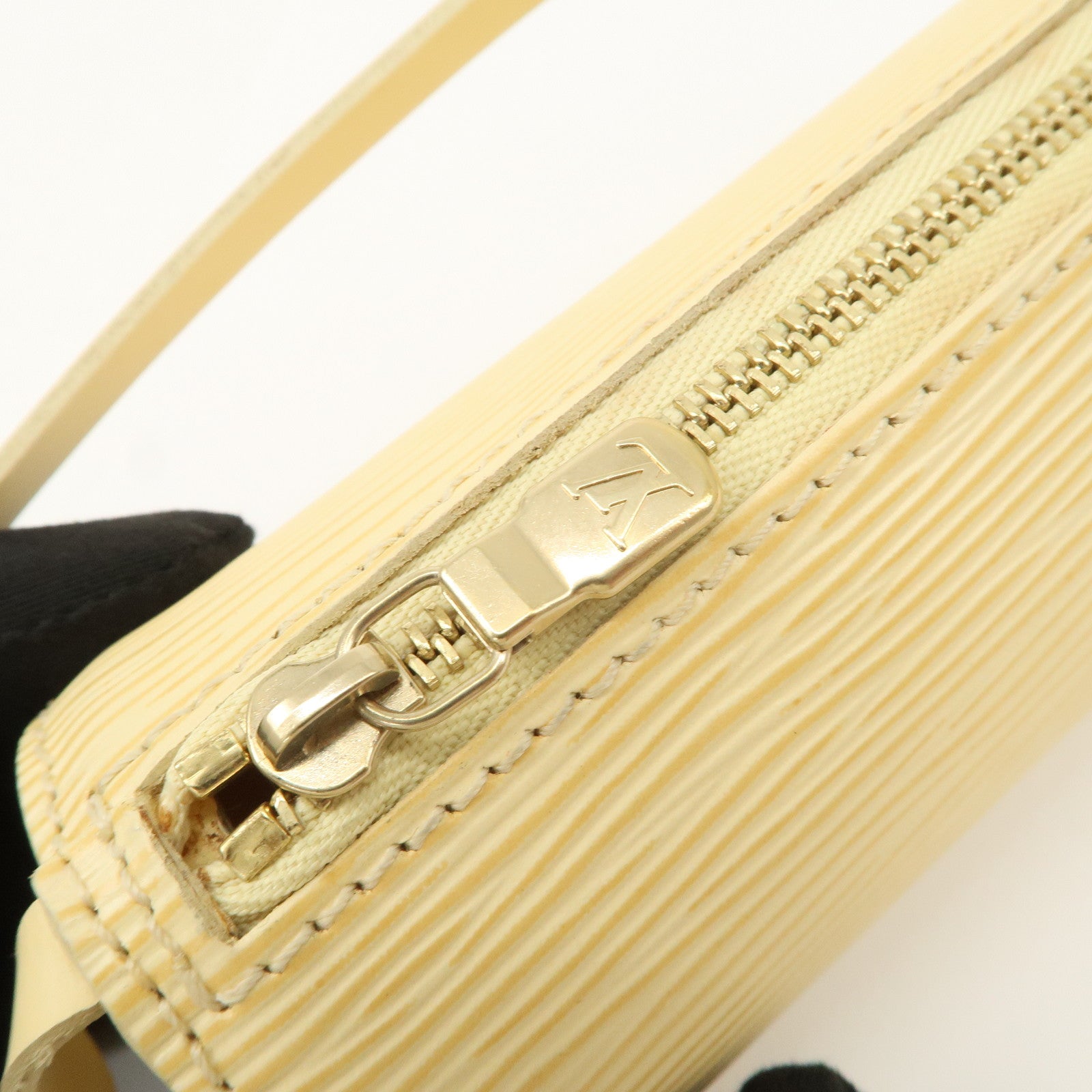 Louis Vuitton Epi Set of 2 Mini Pouch For Soufflo Bag Ivory Blue Used