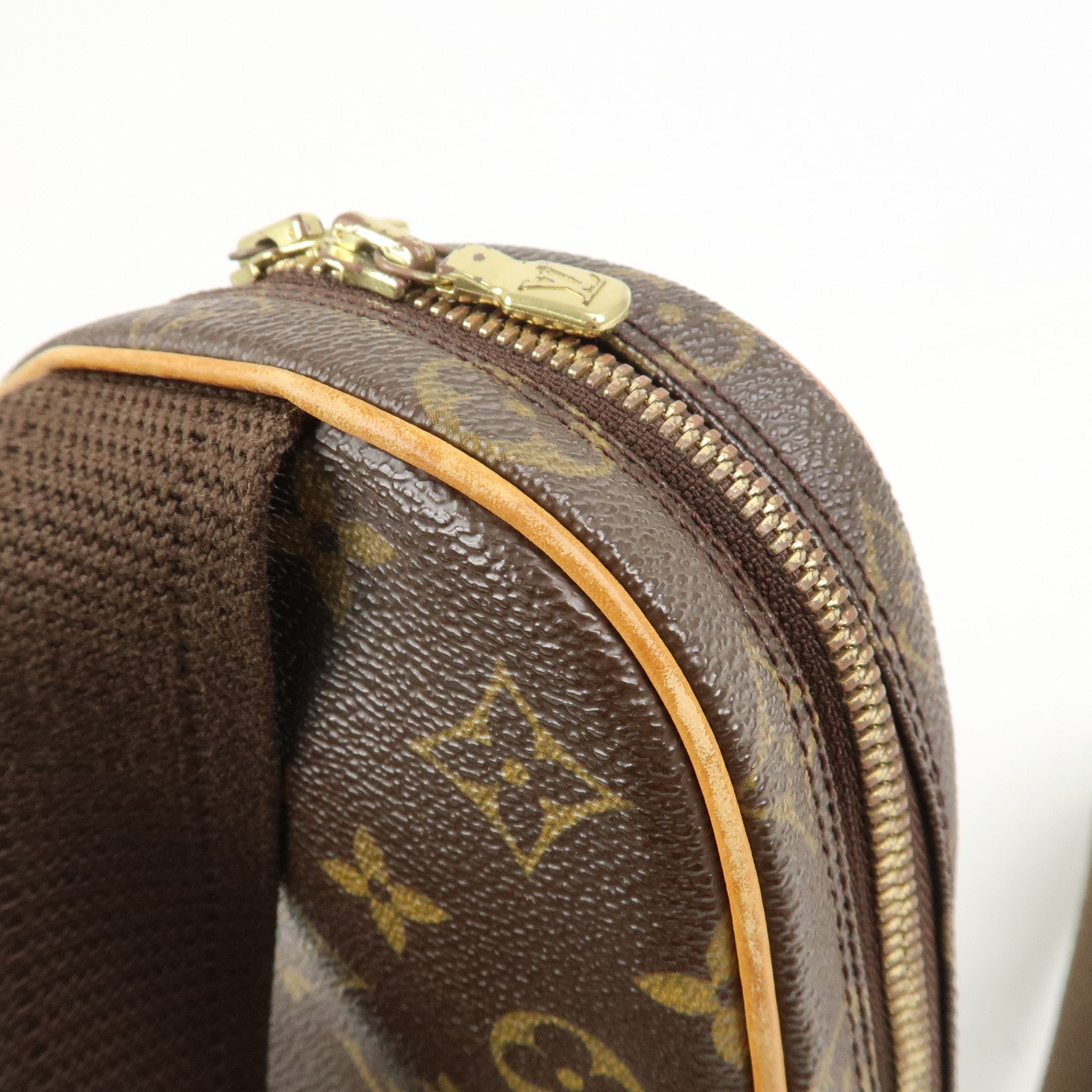 Louis Vuitton Monogram Pochette Gange Cross Body Bag M51870