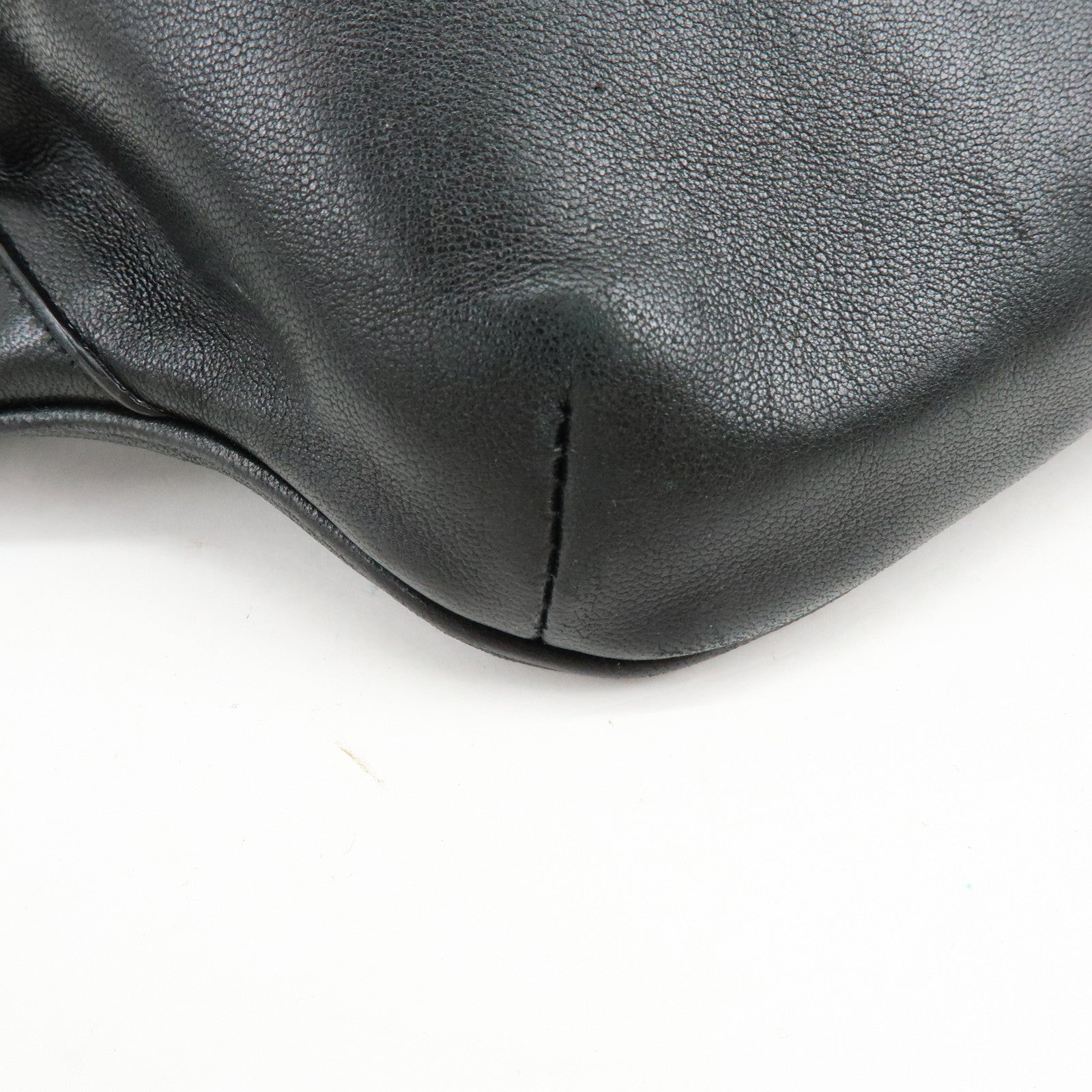 SAINT LAURENT PARIS Cassandra Leather Classic Belt Bag Black 590076