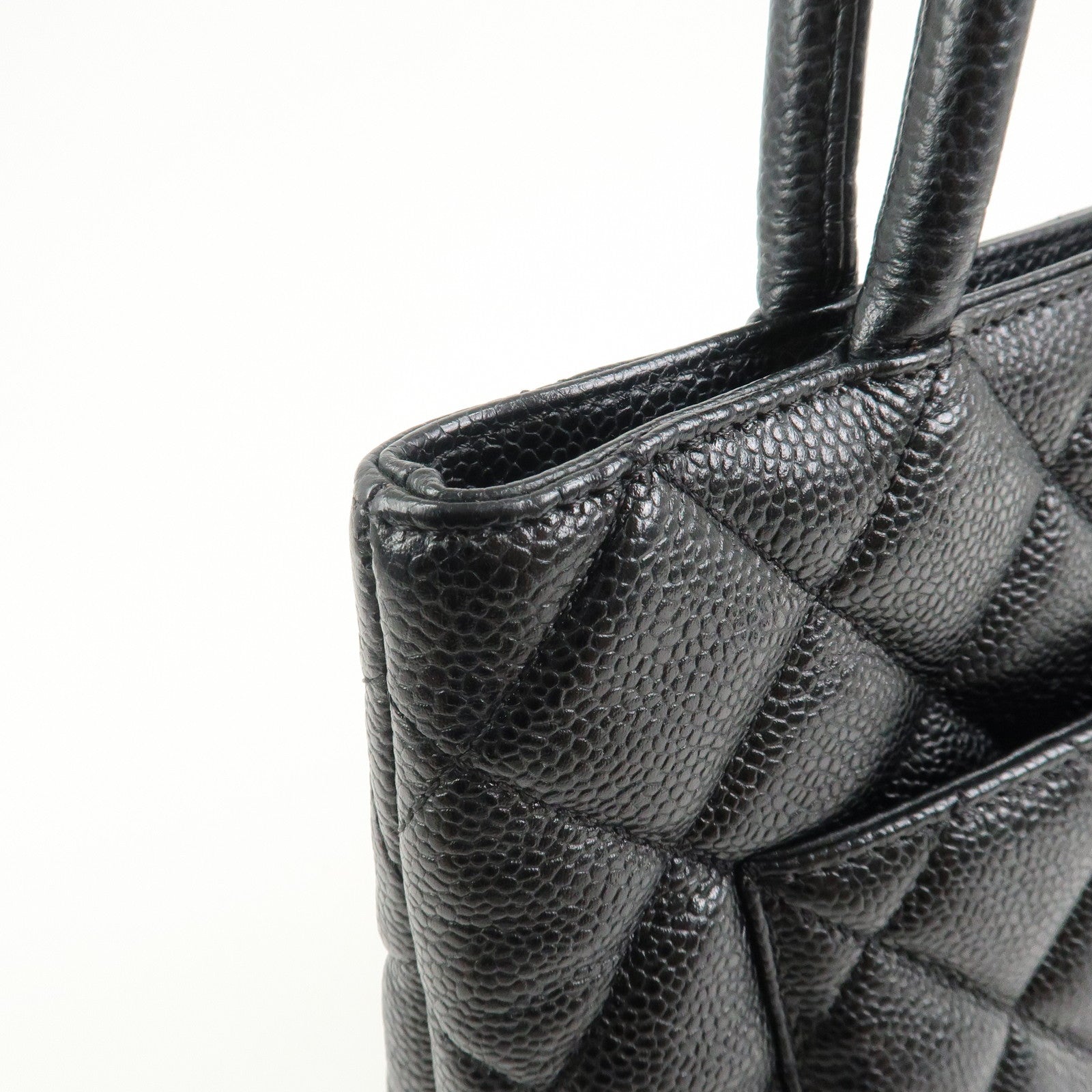 CHANEL Matelasse Caviarskin Medallion Tote Bag Hand Bag A01804