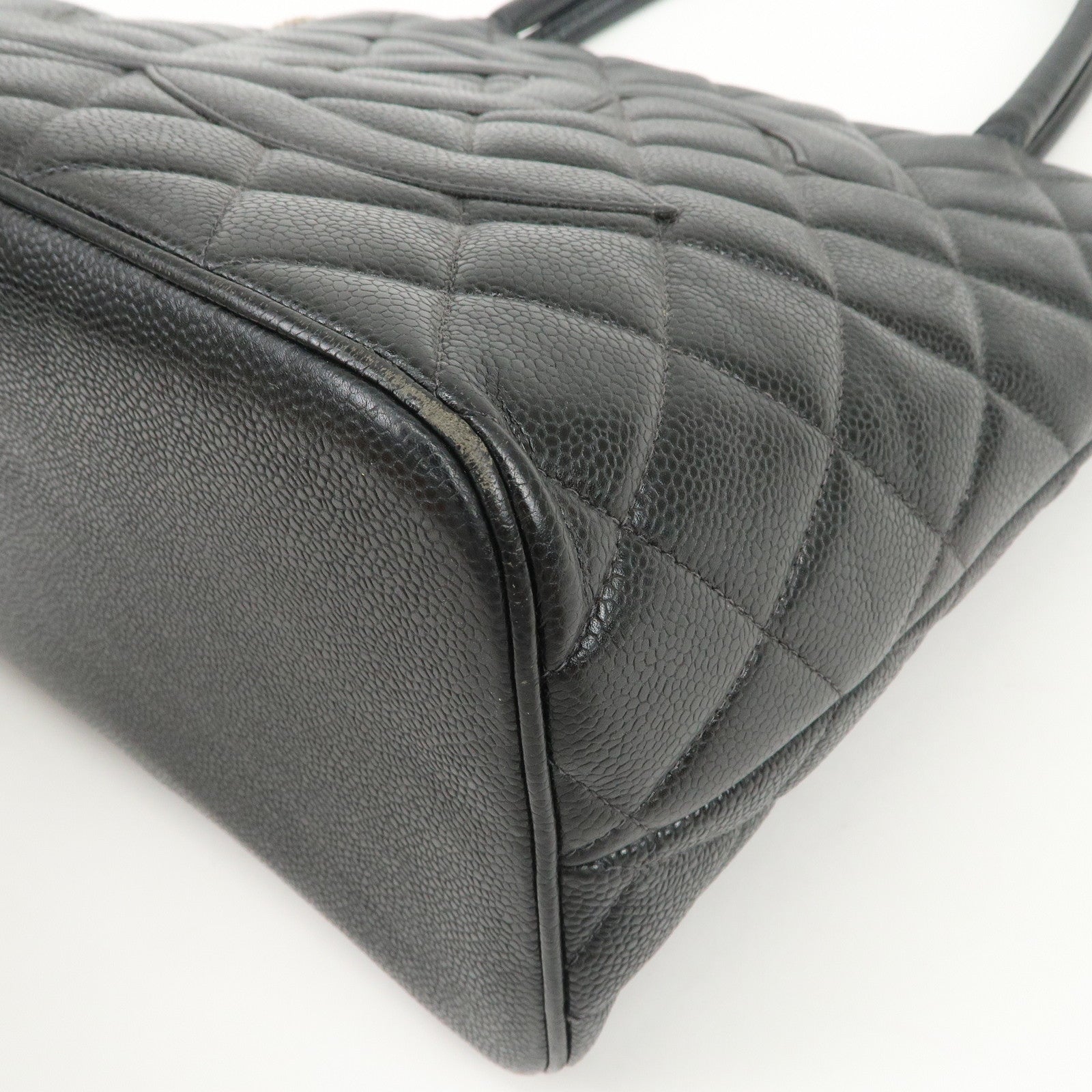 CHANEL Matelasse Caviarskin Medallion Tote Bag Hand Bag A01804