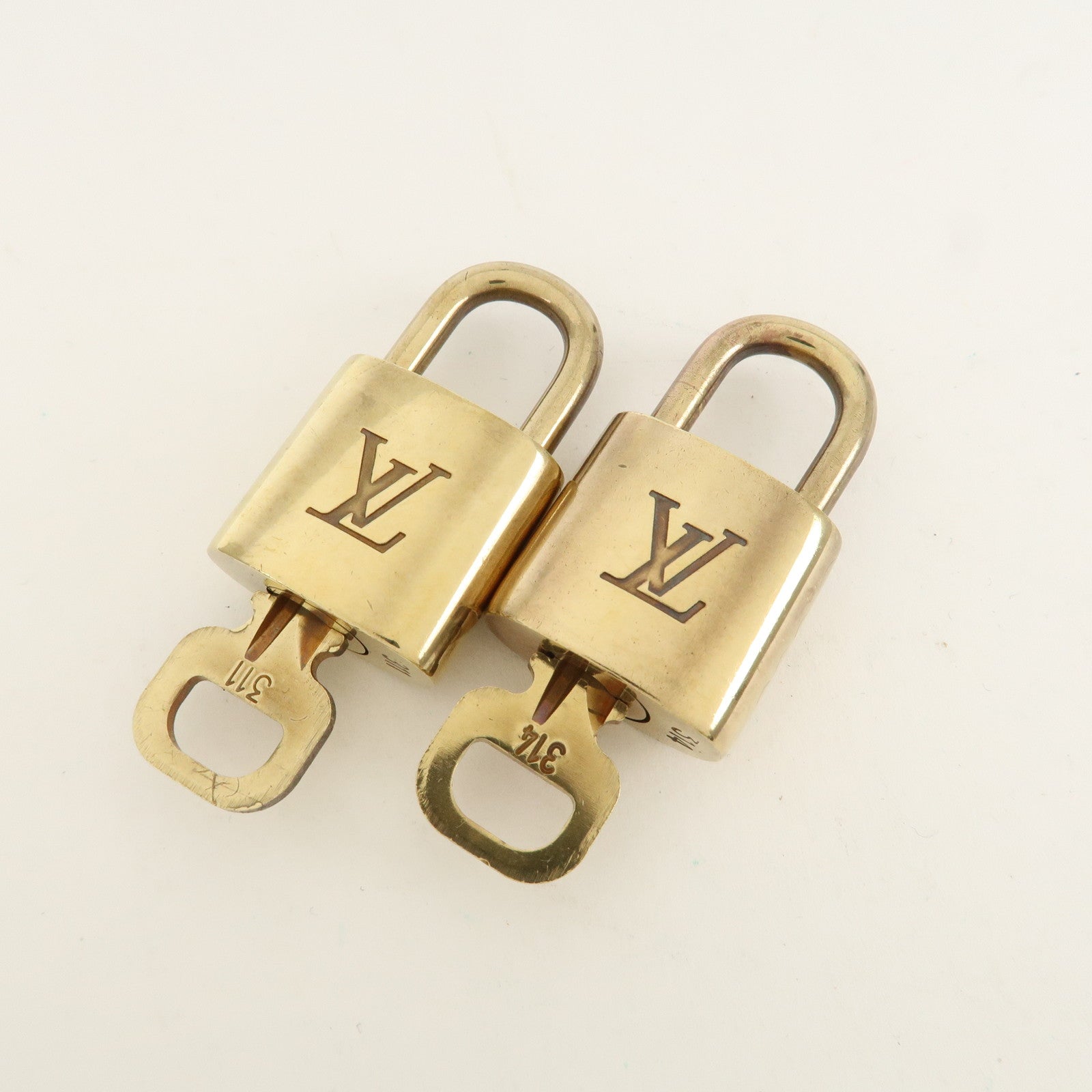 Louis Vuitton Set of 10 Lock & Key Cadena Key Lock Metal Gold Used
