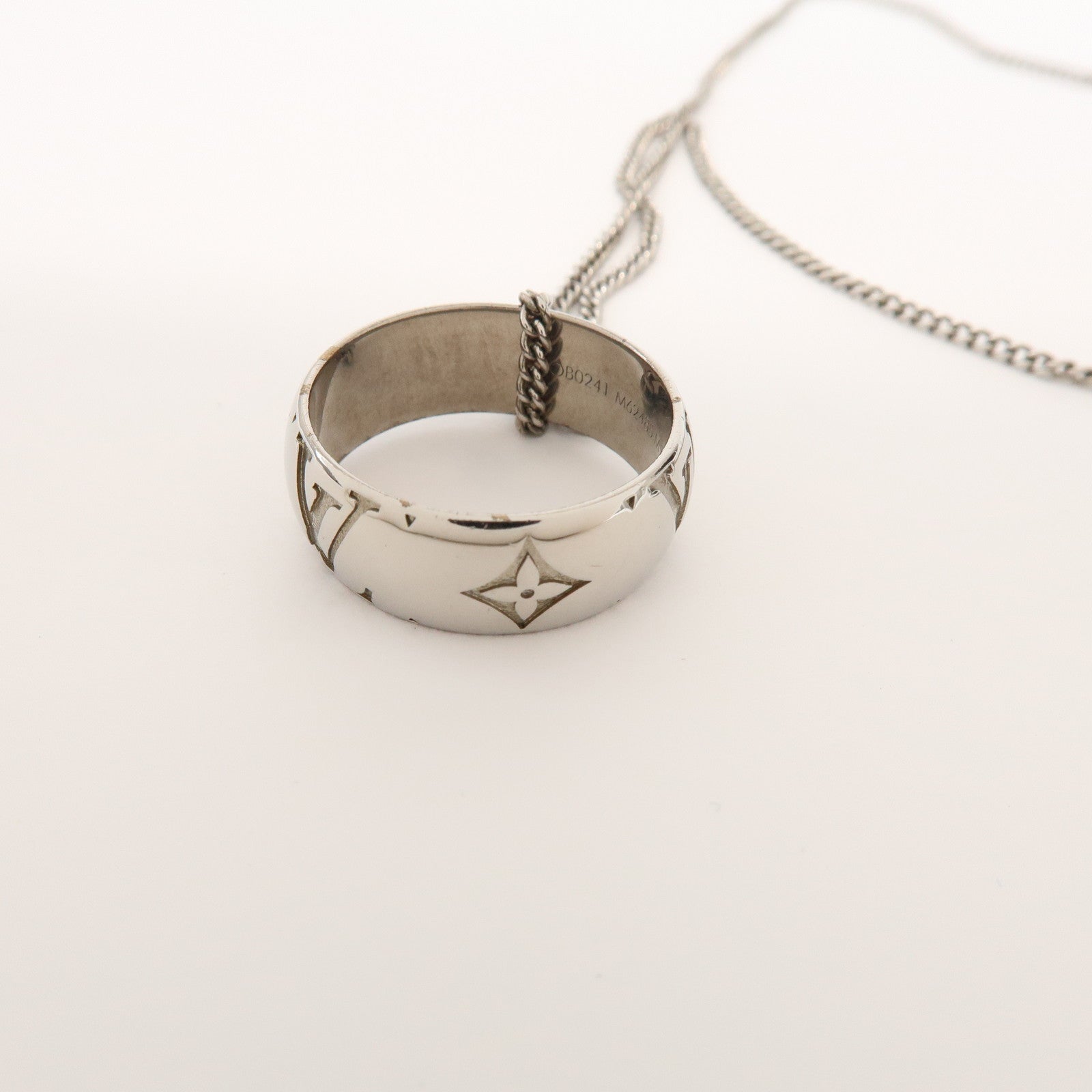 Louis Vuitton Monogram Ring Necklace Silver M62485