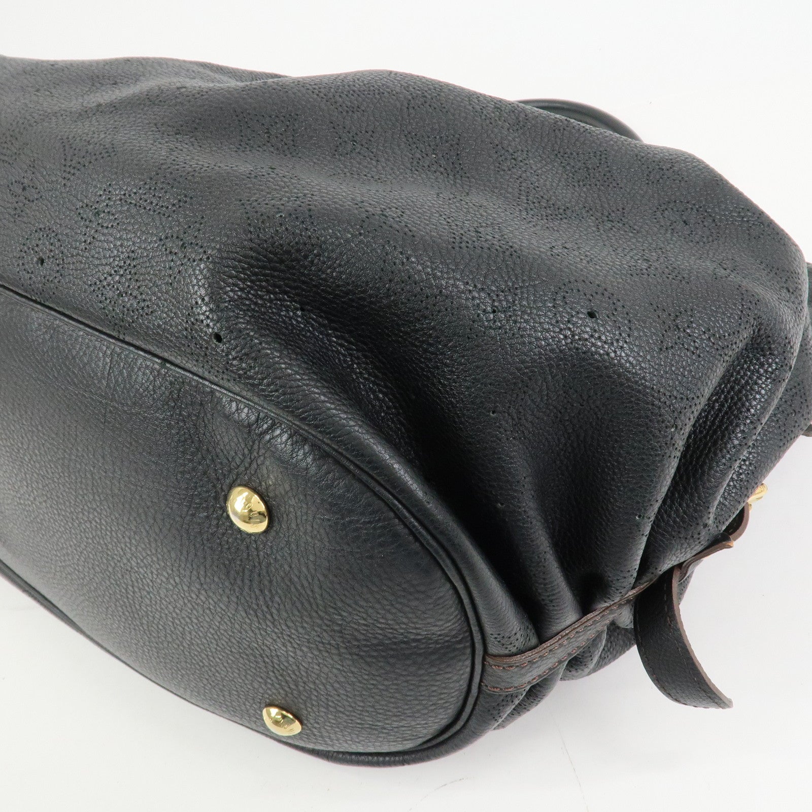 Louis Vuitton Monogram Mahina XL Leather Hand Bag Noir M95547