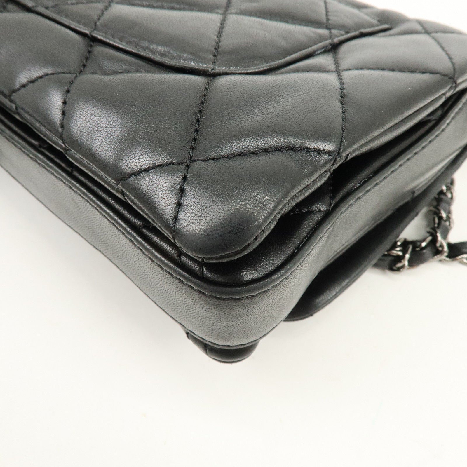 CHANEL Matelasse Lamb Skin Shoulder Bag Crossbody Bag Black