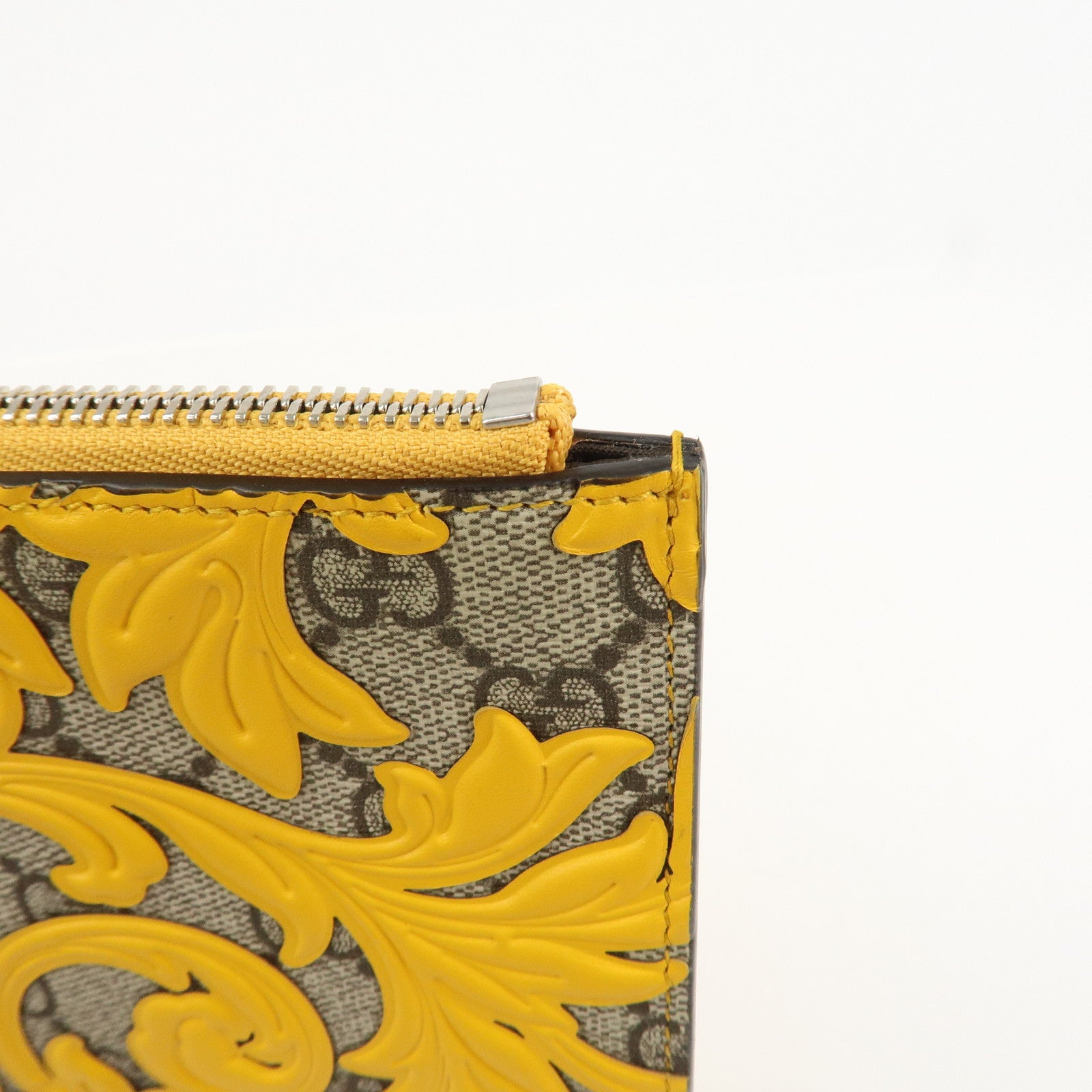 GUCCI GG Supreme Arabesque Leather Clutch Bag Beige Yellow 410810