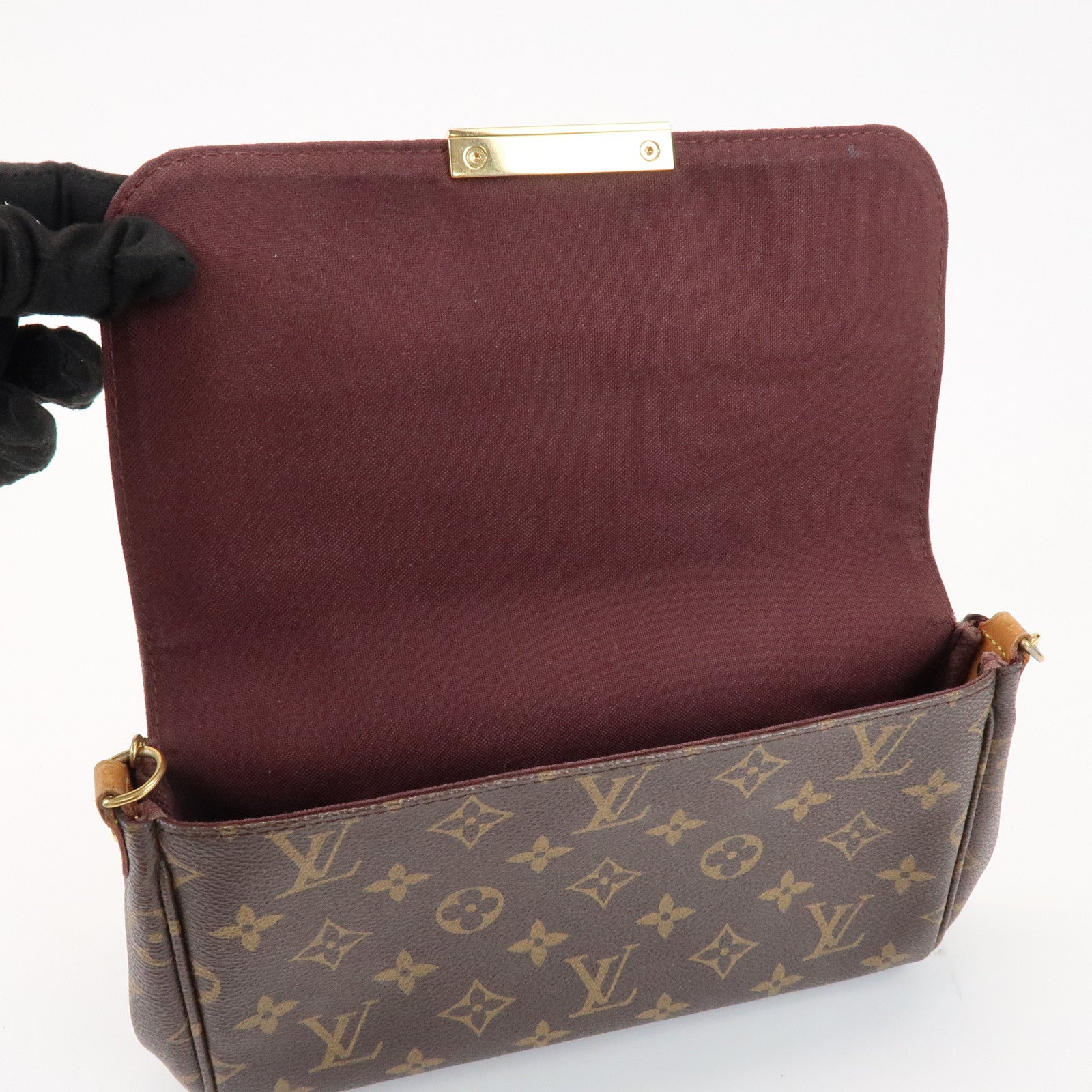 Louis Vuitton Monogram Favorite MM Shoulder Bag Brown M40718