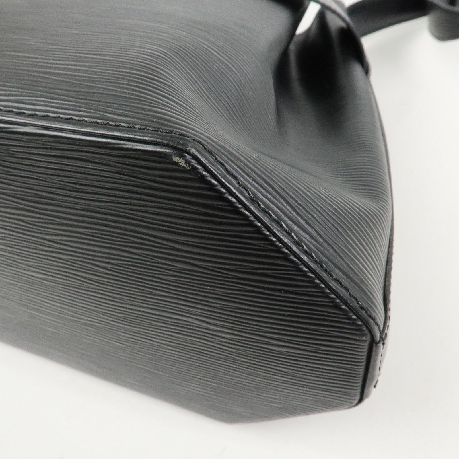 Louis Vuitton Epi Leather Sac D'epaule PM Bucket Bag Black M80157