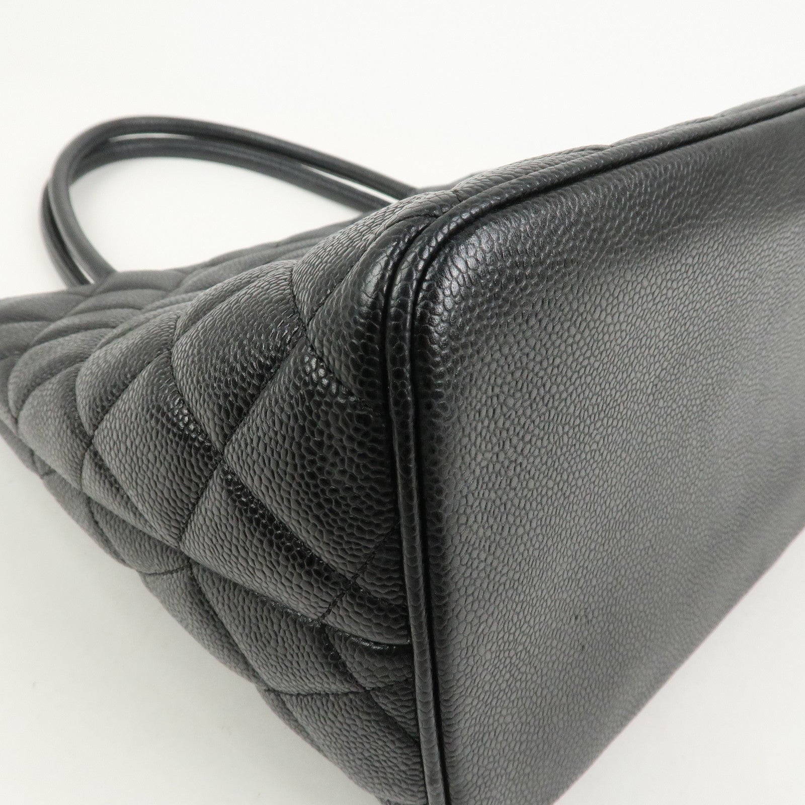 CHANEL Matelasse Caviarskin Medallion Tote Bag Hand Bag A01804