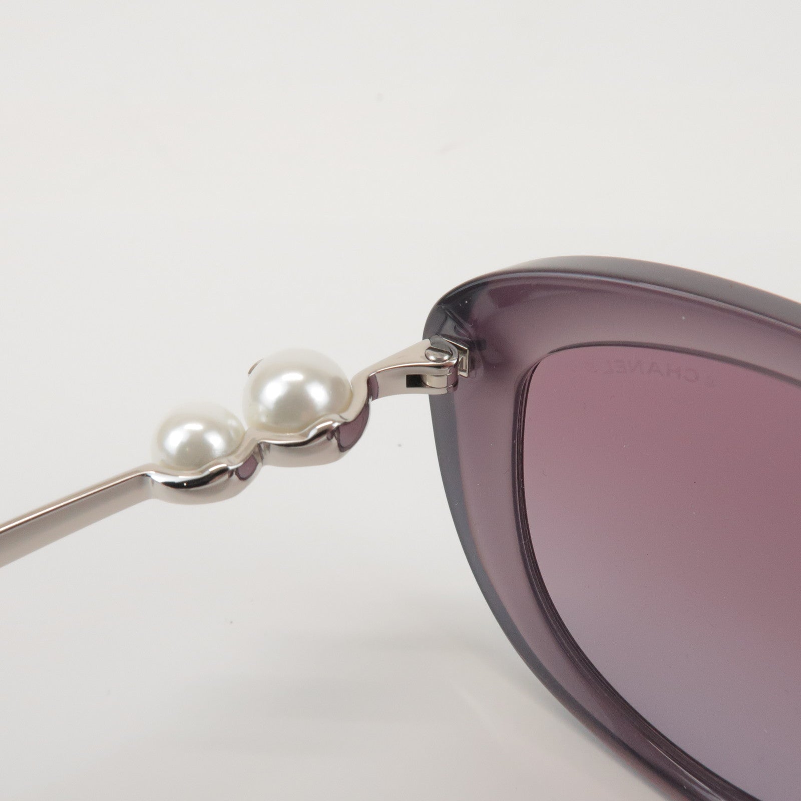 CHANEL Plastic Faux Pearl Cat-Eye Sunglasses 55□19 Purple 5340-H-A