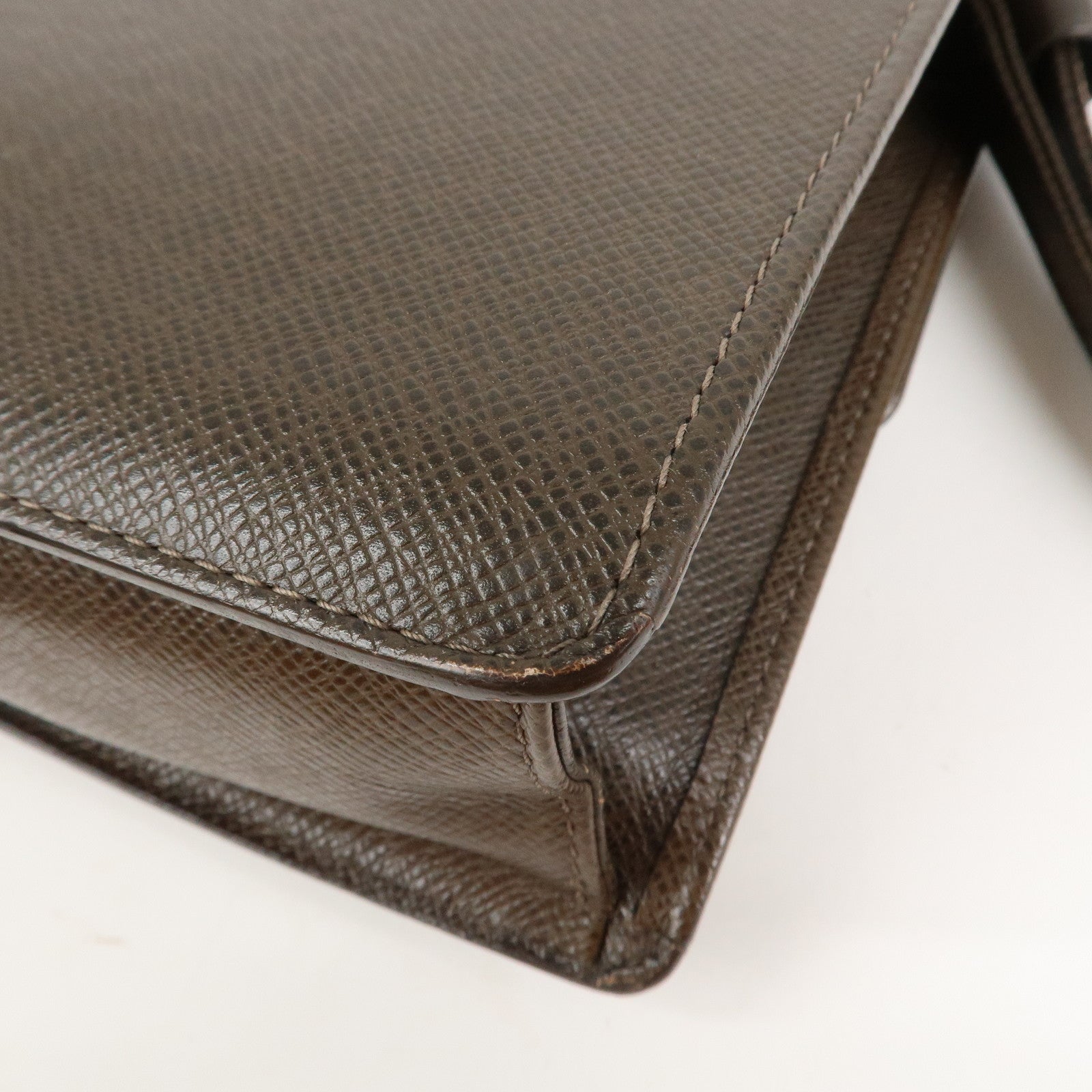 Louis Vuitton Taiga Selenga Clutch Bag Hand Bag Grizzly M30788
