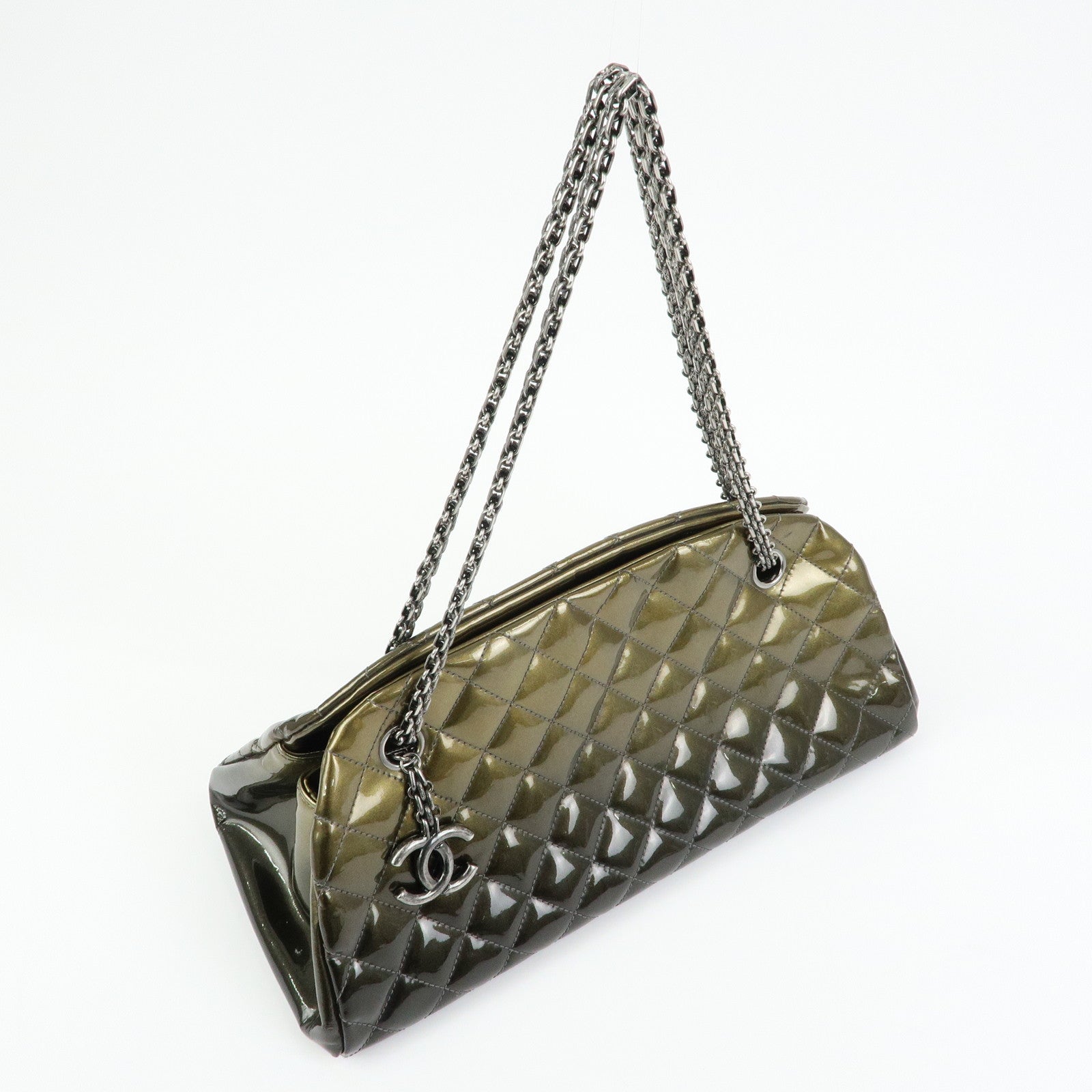 CHANEL Mademoiselle Matelasse Patent Leather Shoulder Bag A50557