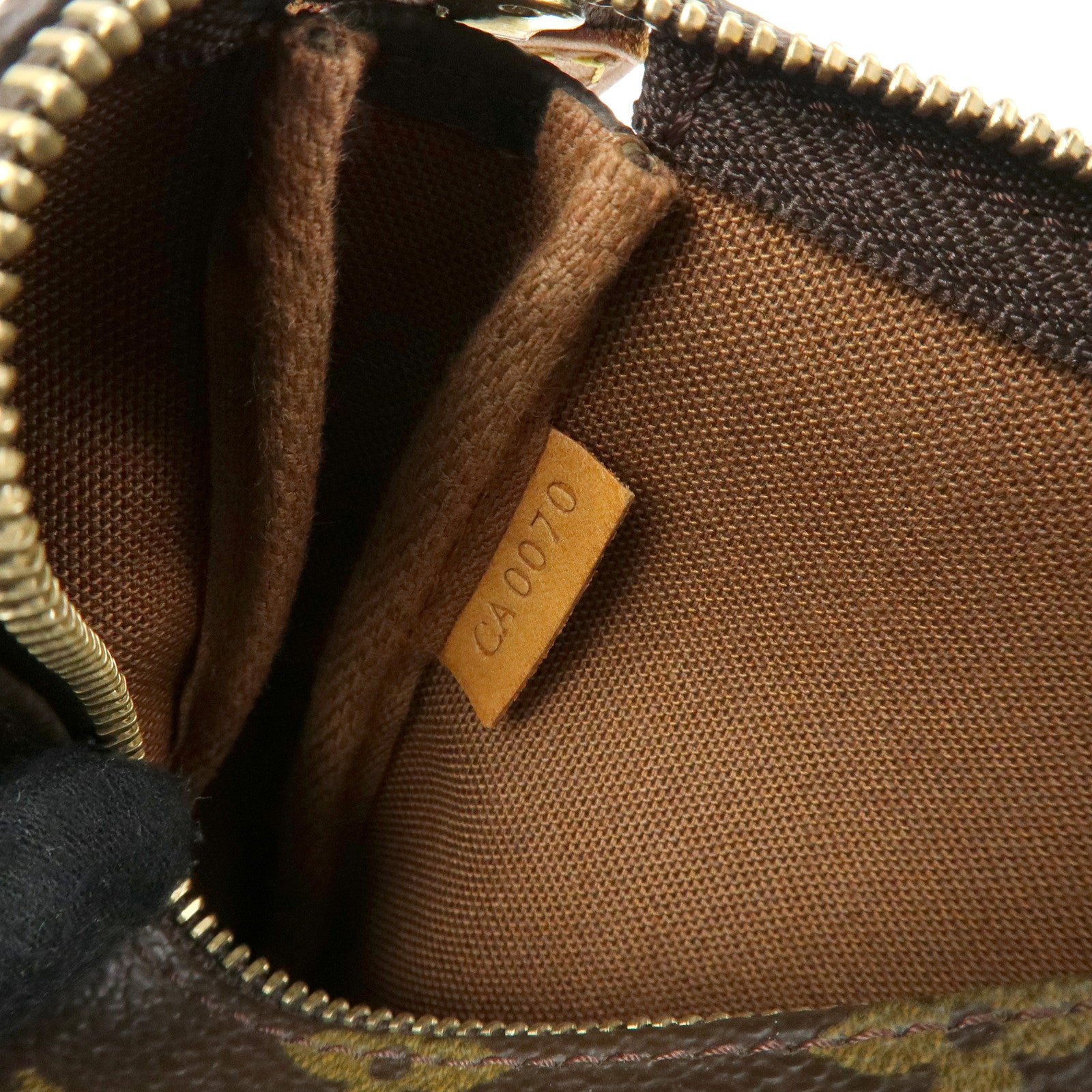 Louis Vuitton Monogram Pochette Accessoires Pouch Hand Bag M51980