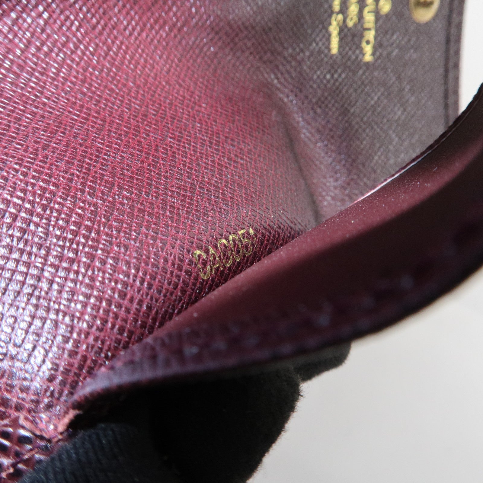 Louis Vuitton Taiga Leather Multiclés 6 Key Case Acajou M30536