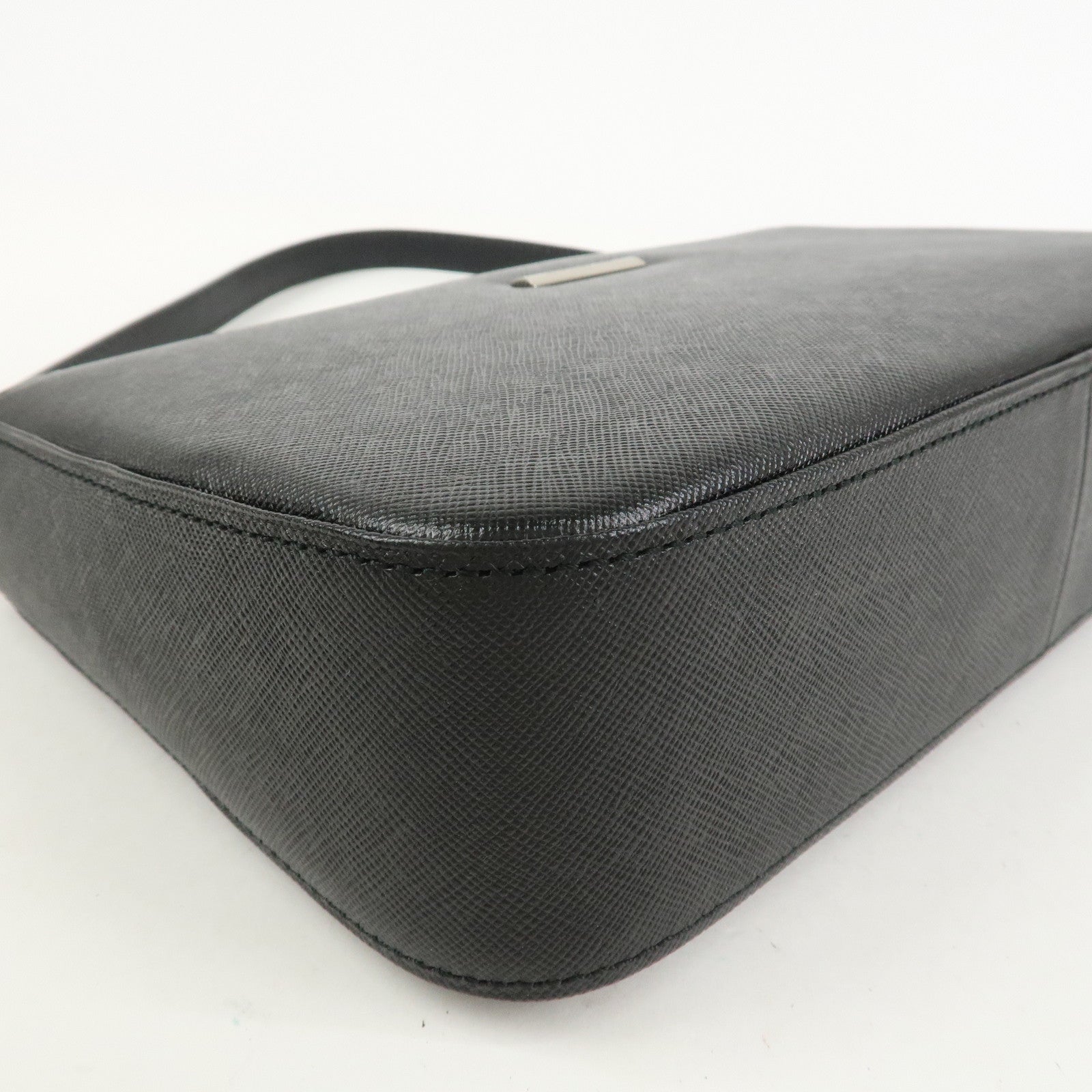 BURBERRY Embosed Leather Shoulder Bag Hand Bag Shoulder Bag Black