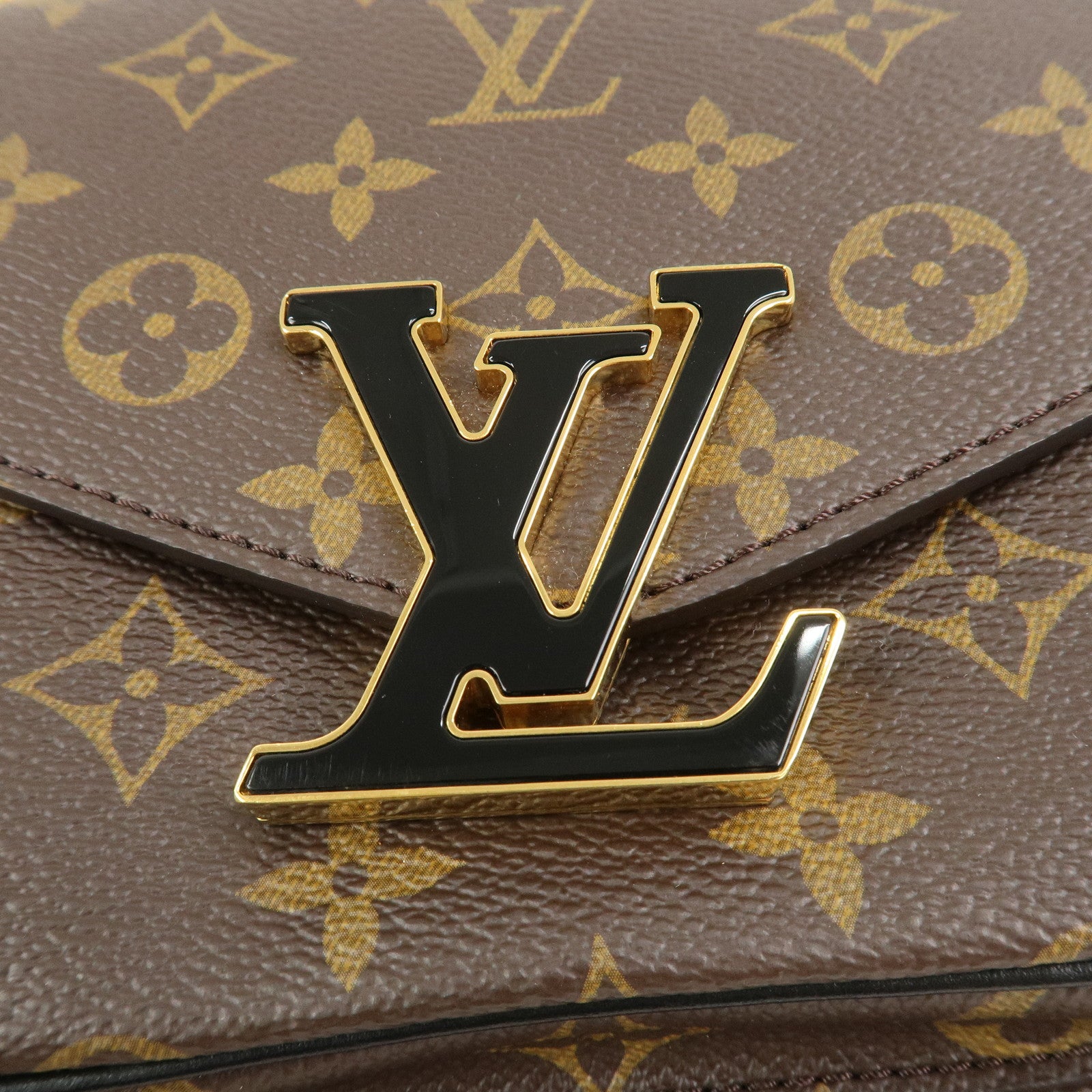 Louis Vuitton Monogram Passy Crossbody Chain Shoulder Bag M45592