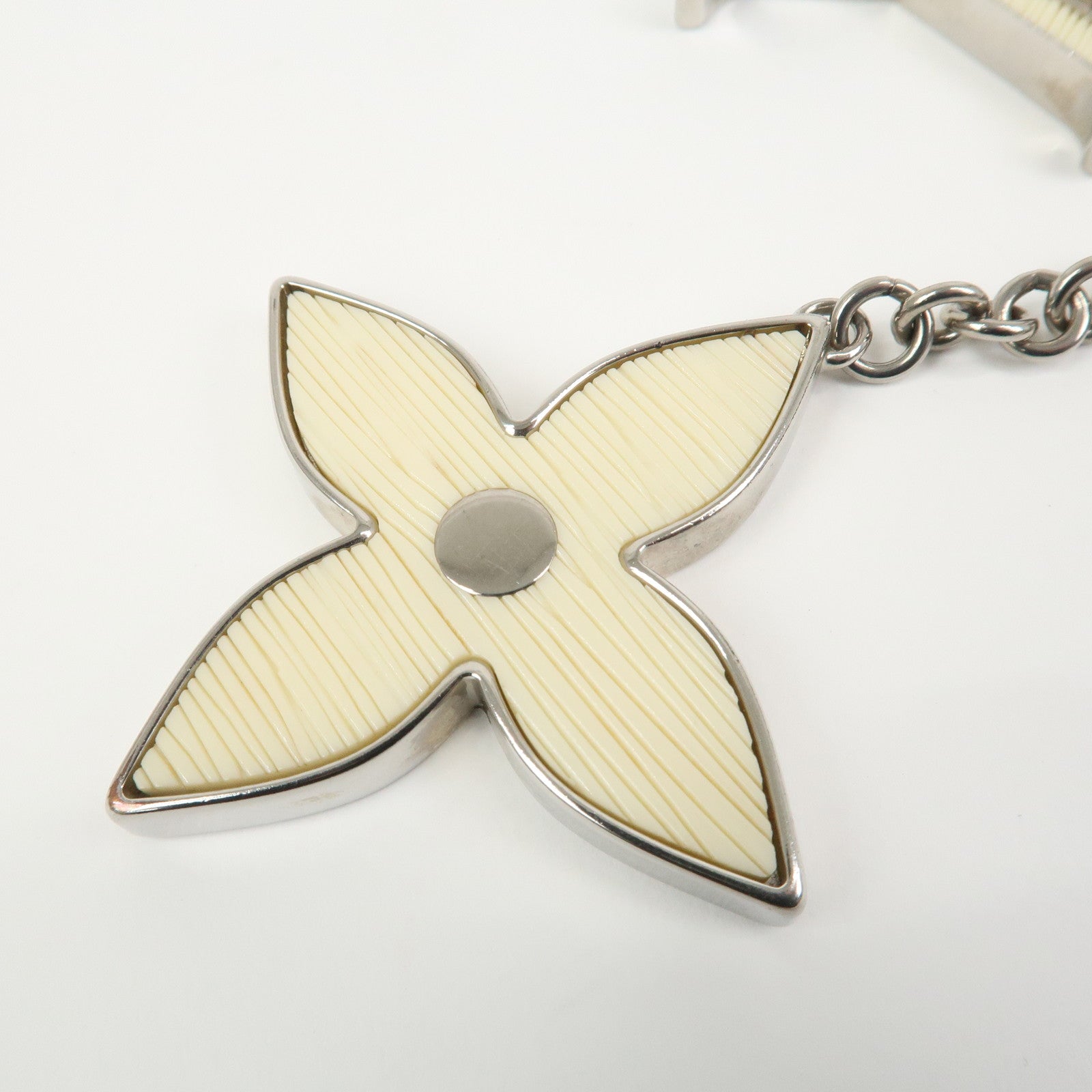 Louis Vuitton Bijoux Sac Fleur de Epi Bag Charm Silver White M65085