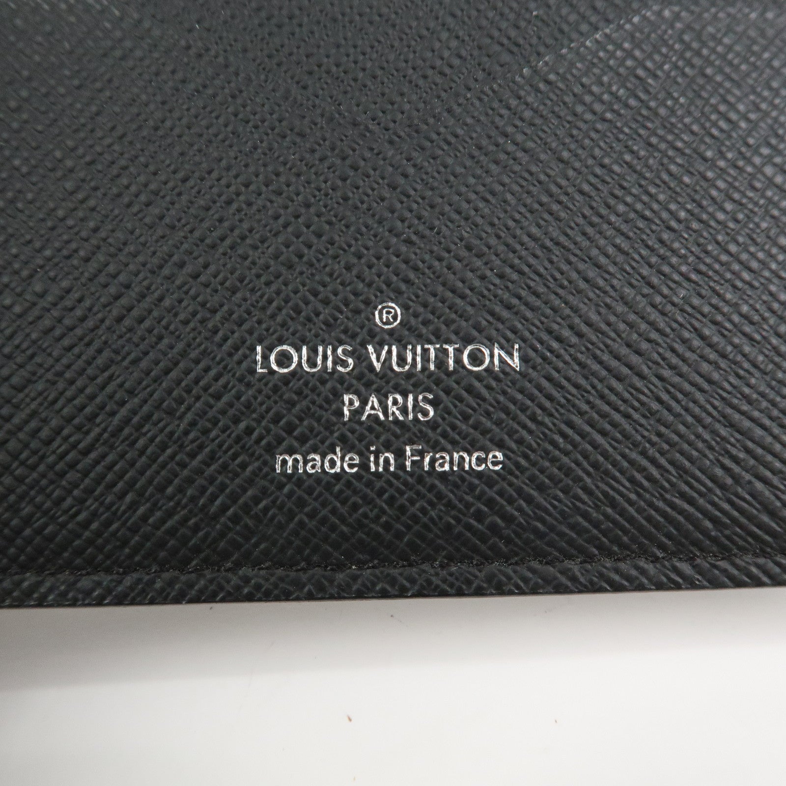 Louis Vuitton Taiga Portefeuille Pince Card Case Bill Clip M62978