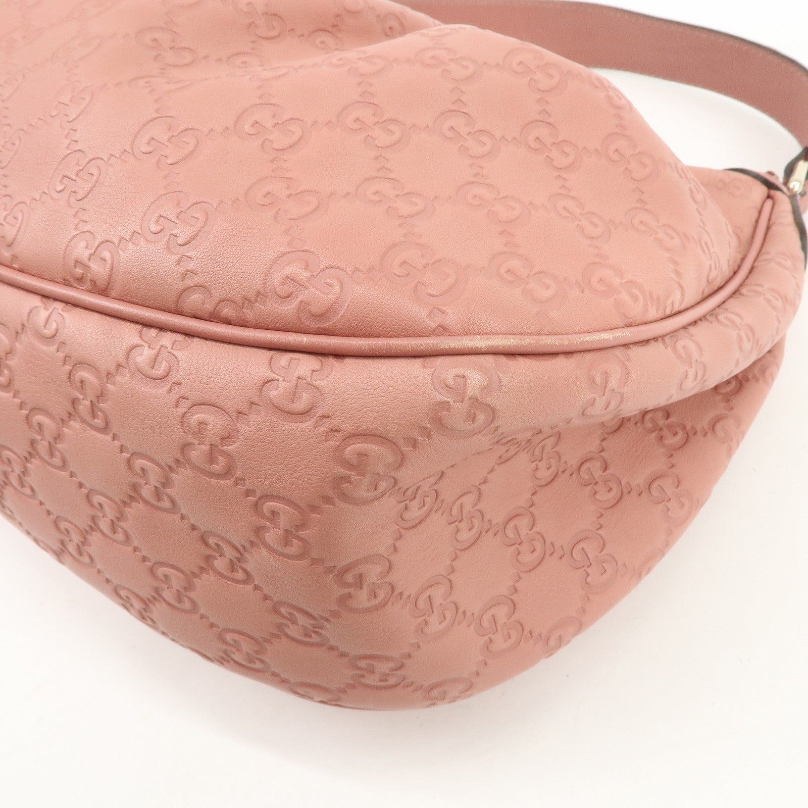 GUCCI Sukey Interlocking G Guccissima Leather Shoulder Bag 232955