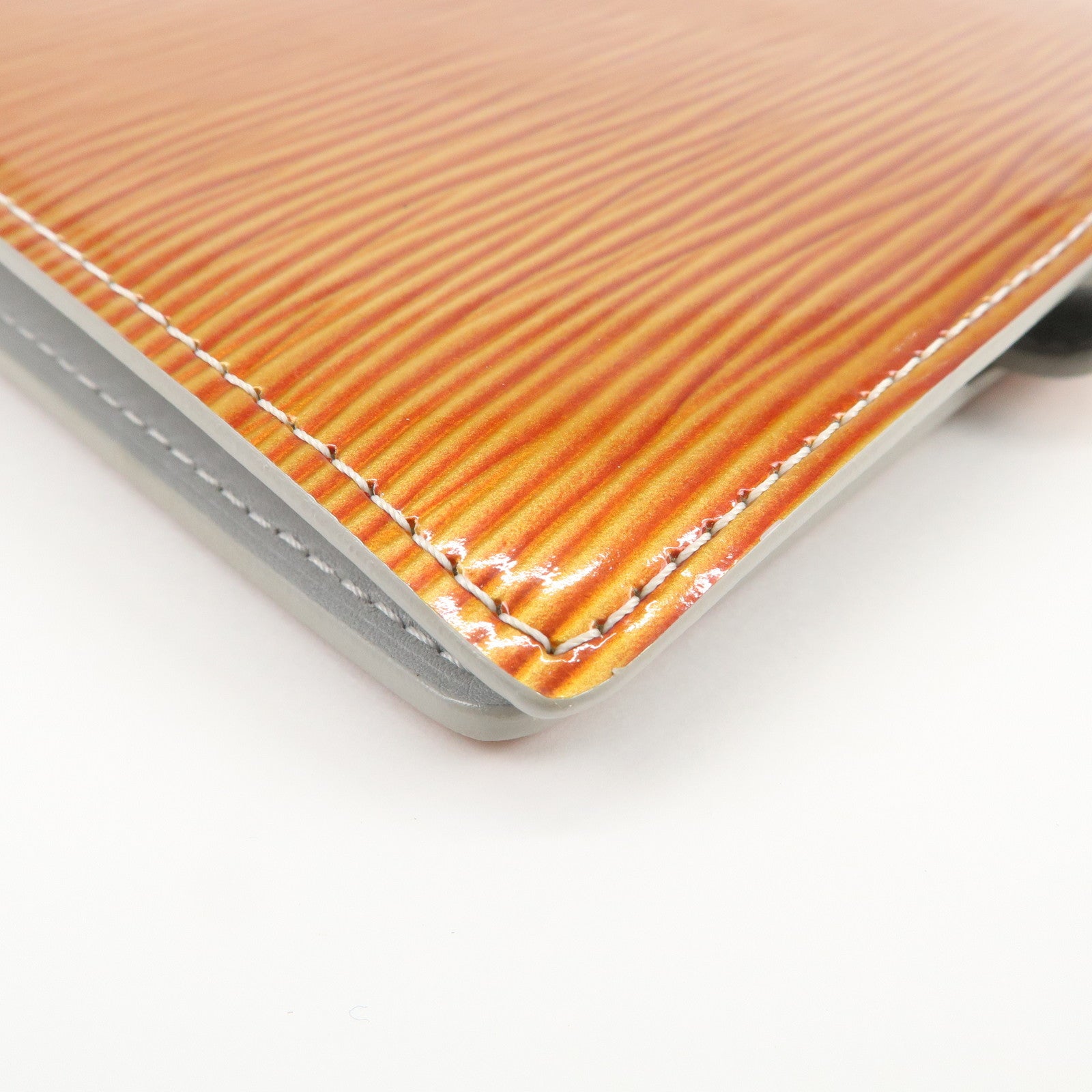 Louis Vuitton Cyber Epi Agenda PM Day Meets Night Planner M99081