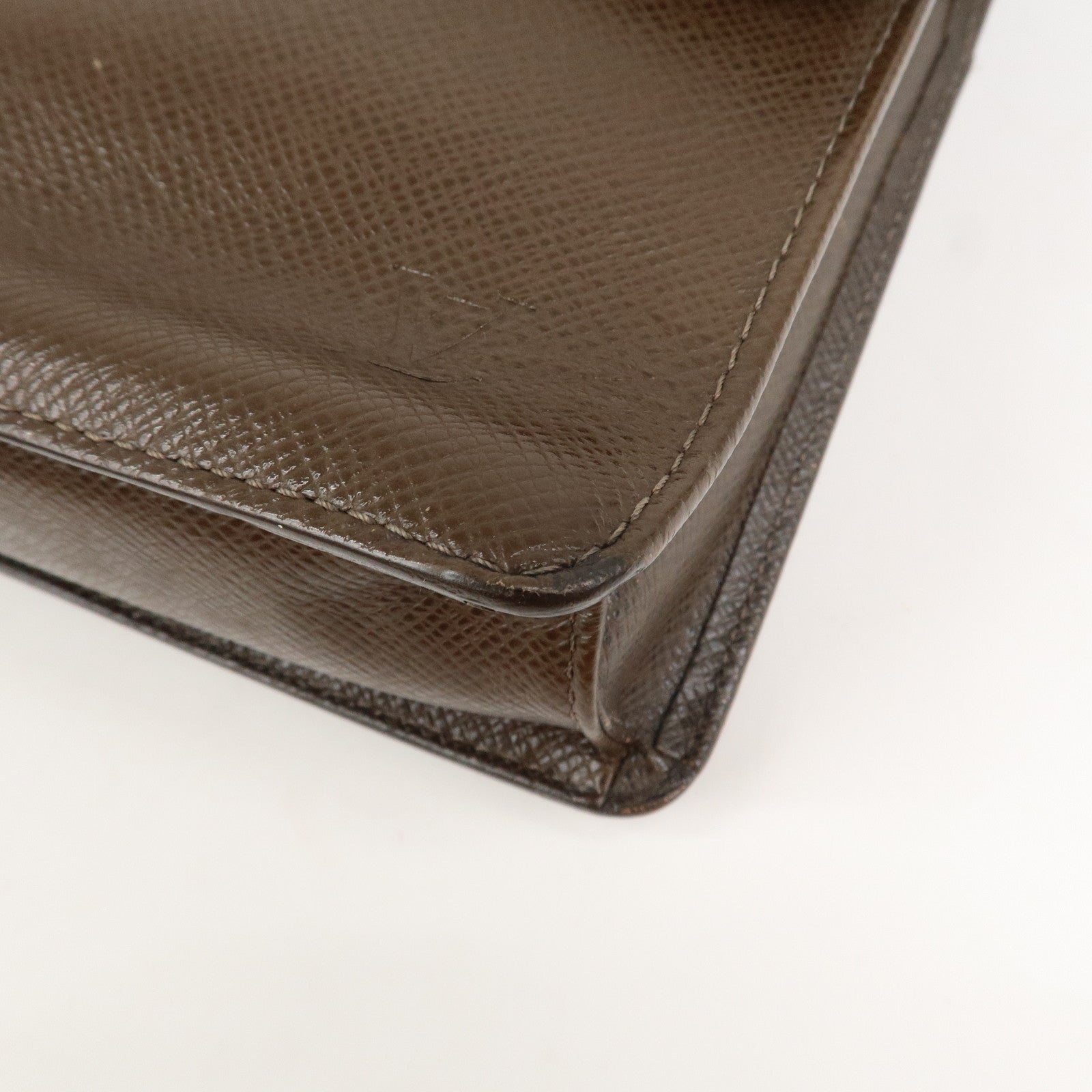 Louis Vuitton Taiga Selenga Clutch Bag Hand Bag Grizzly M30788