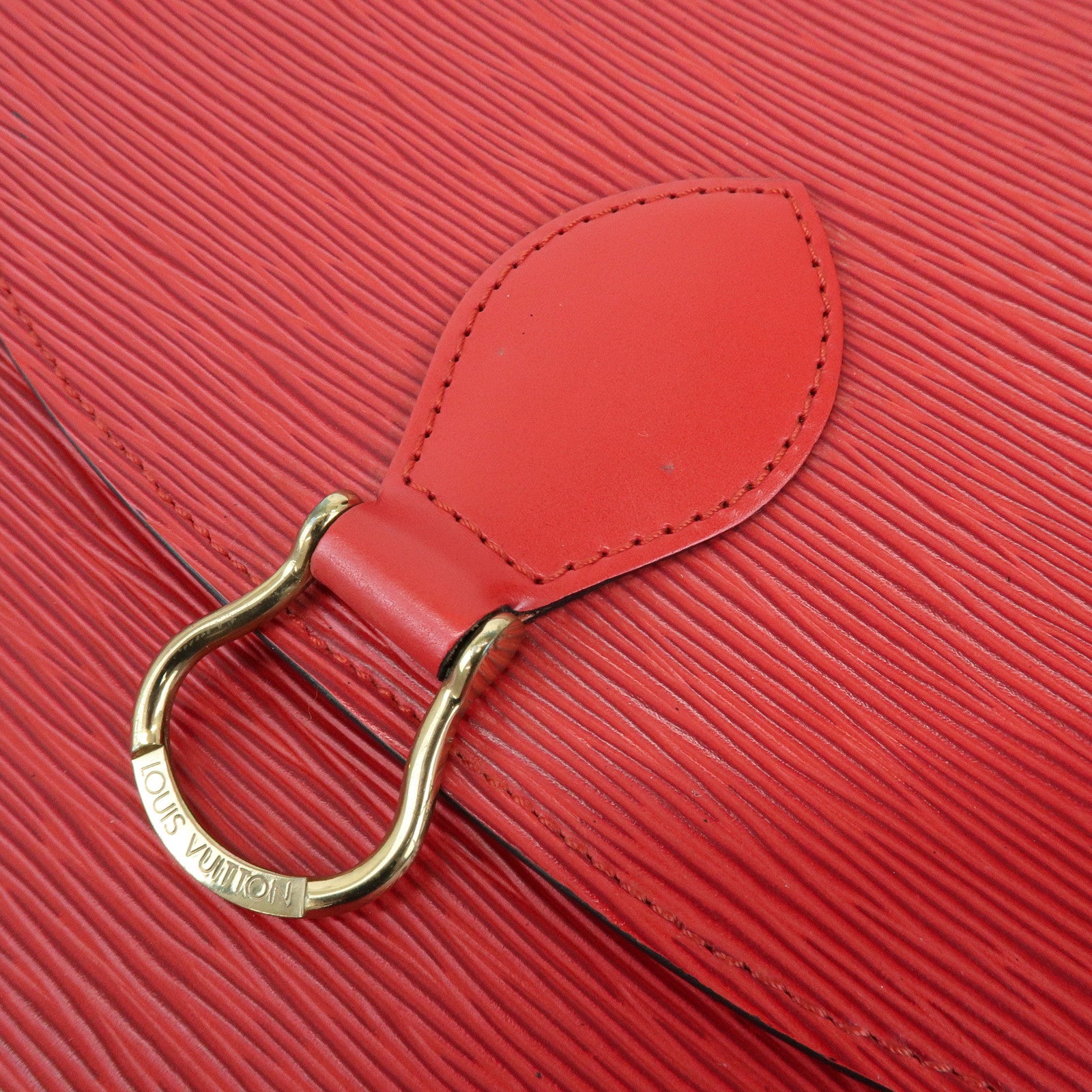 Louis Vuitton Epi Saint Cloud Shoulder Bag Crossbody Bag Red M52197