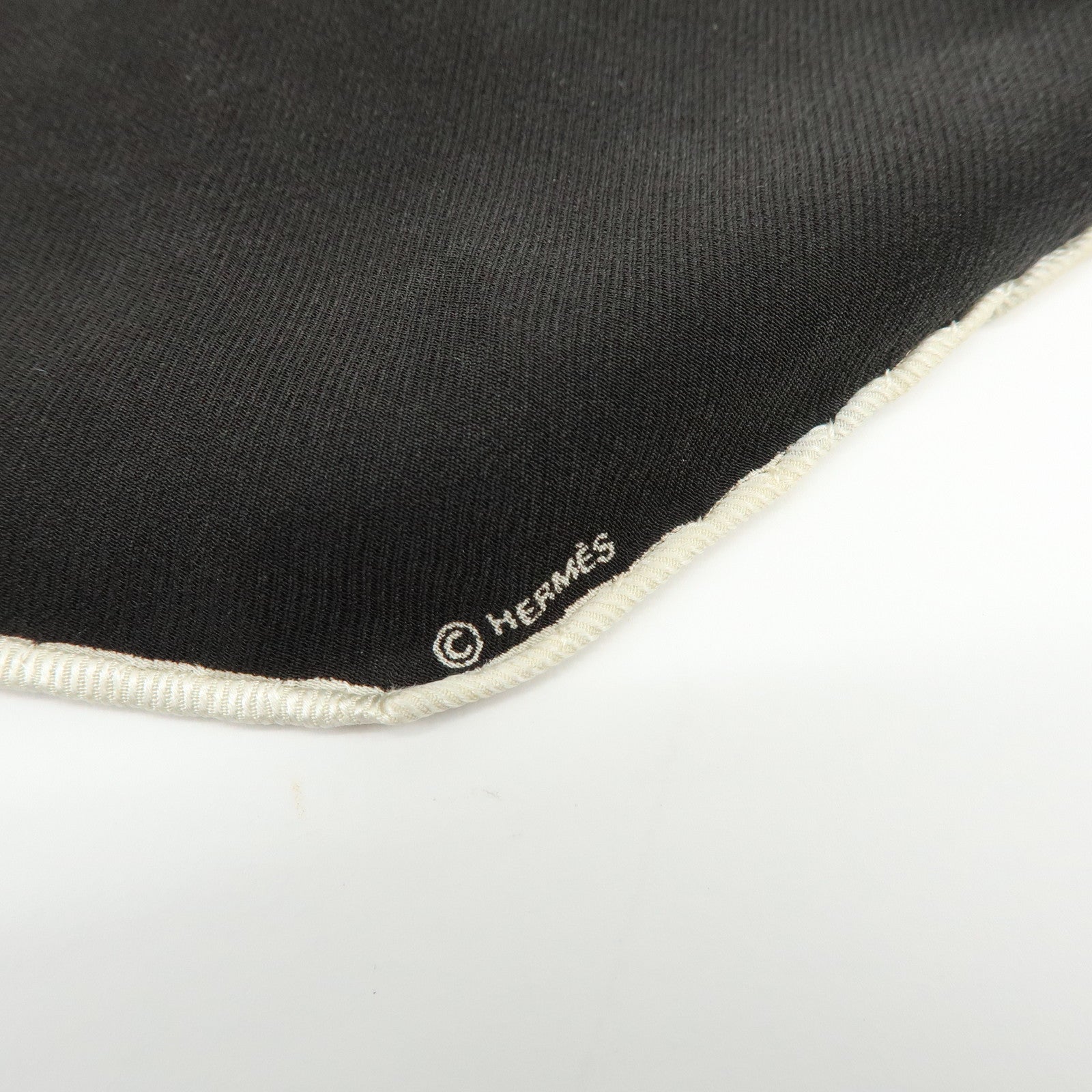 HERMES Losange Silk 100% Scarf Ex‑Libris Diamond Shape Black