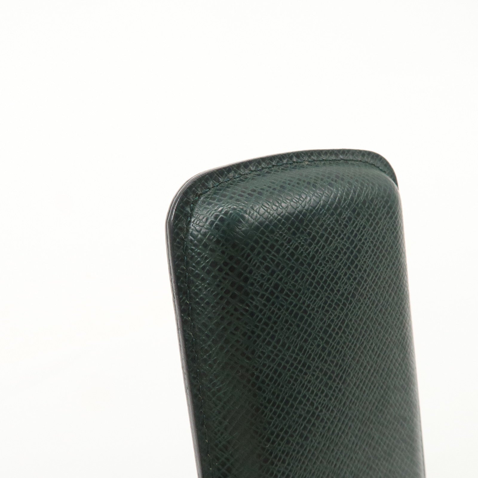 Louis Vuitton Taiga Leather Etui 3 Robusto Cigarette Case Epicea Used