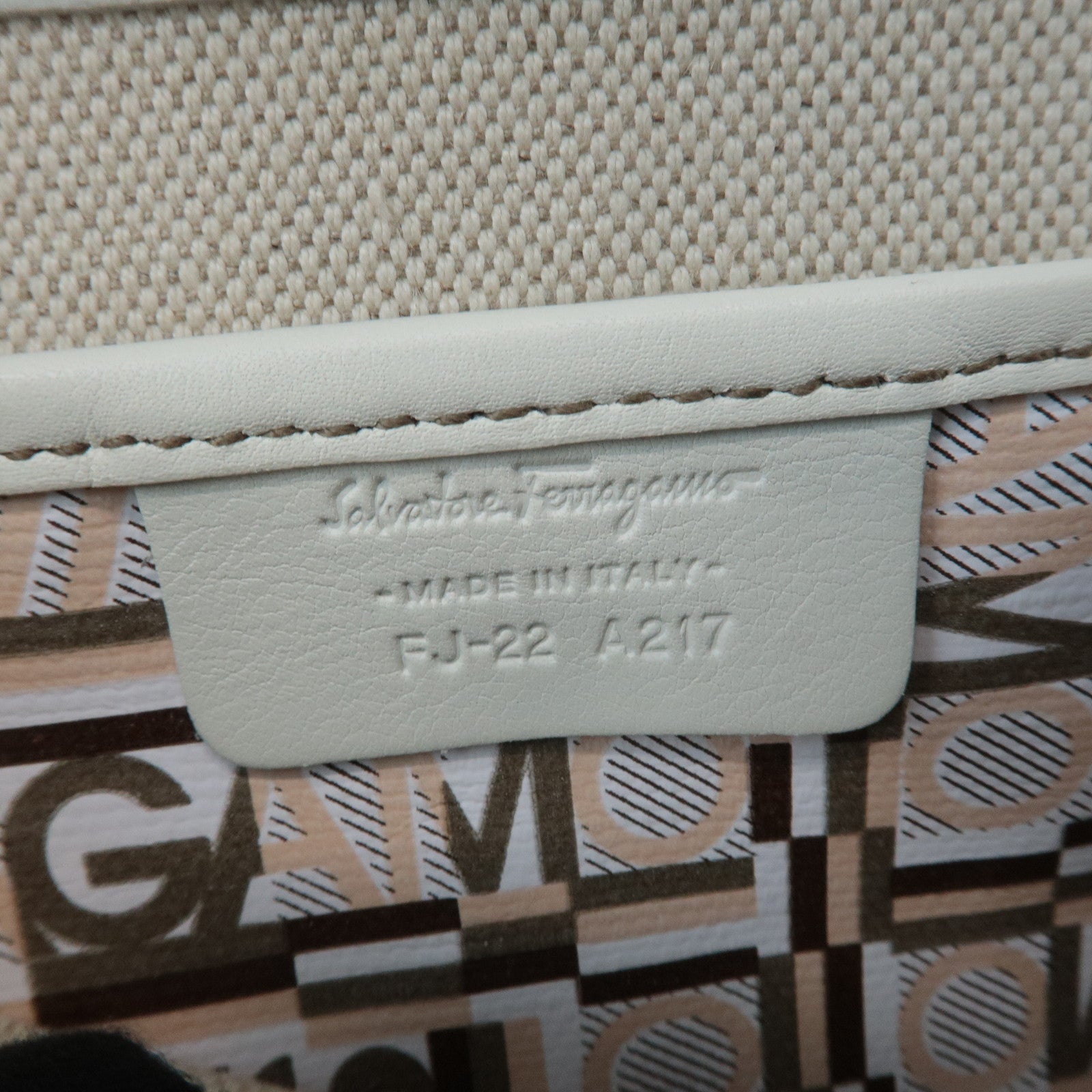 Ferragamo Leather PVC Accessoires Pouch Shoulder Bag Multicolor Used