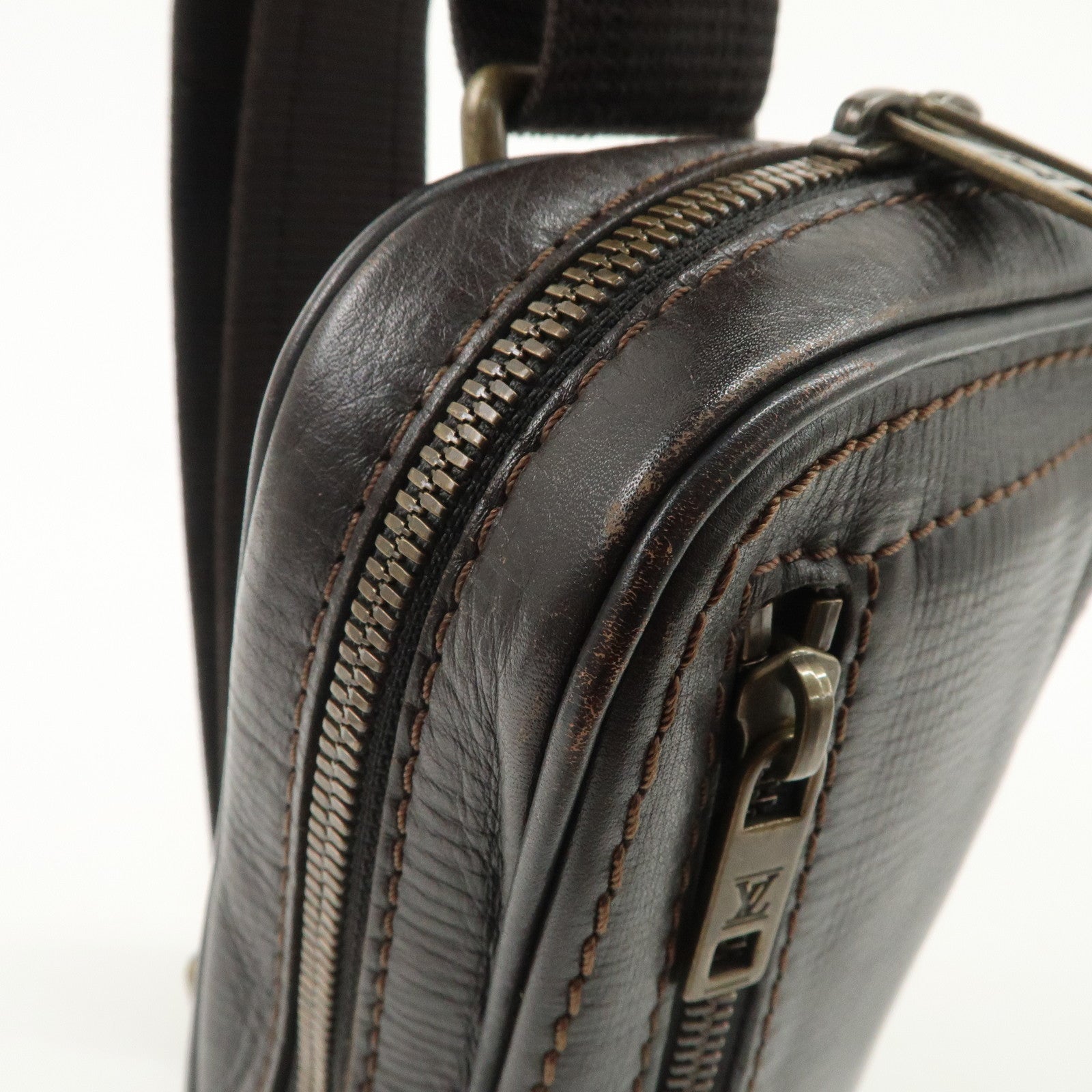 Louis Vuitton Utah Siu Calf Leather Body Bag Cafe M92535