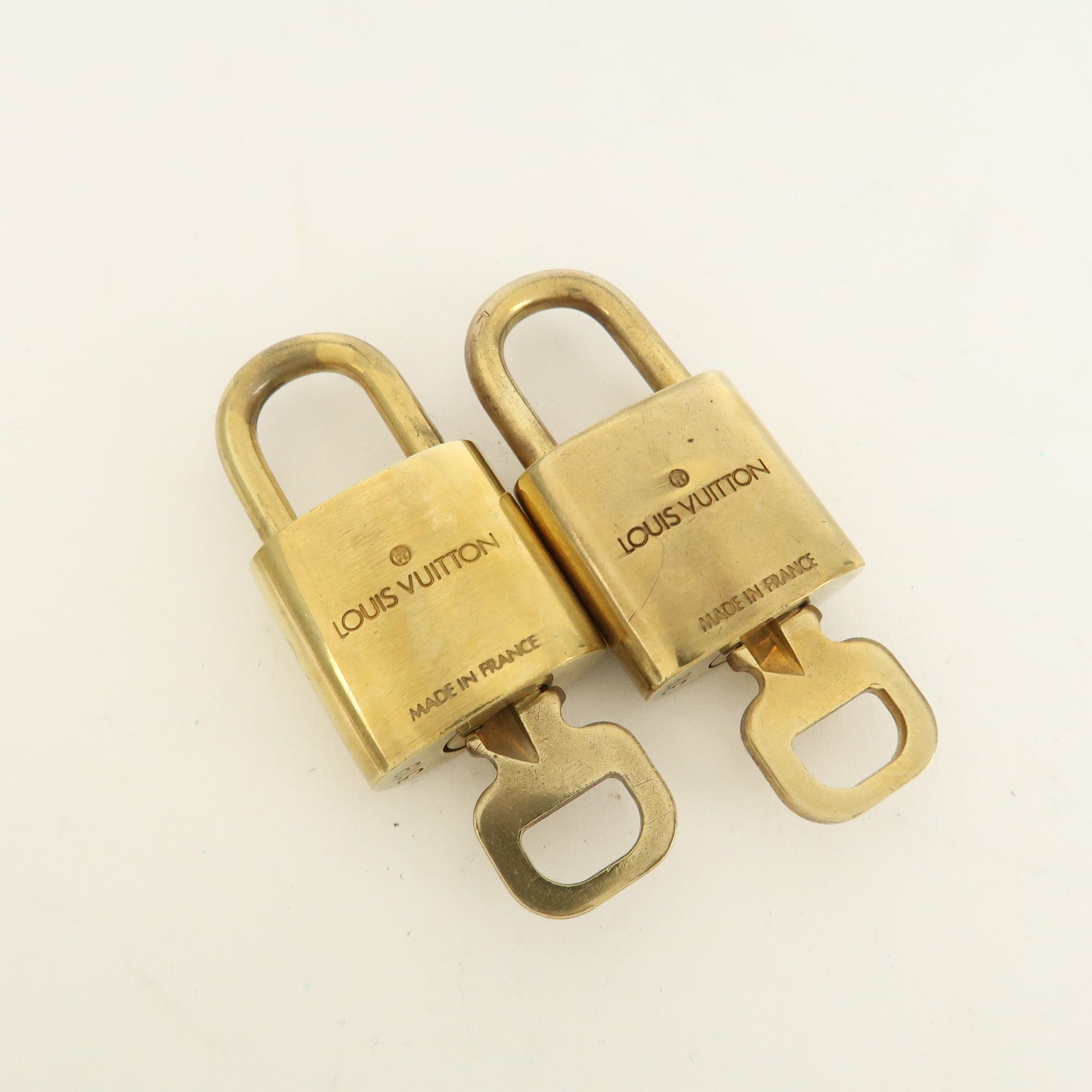 Louis Vuitton Set of 10 Lock & Key Cadena Key Lock Metal Gold Used