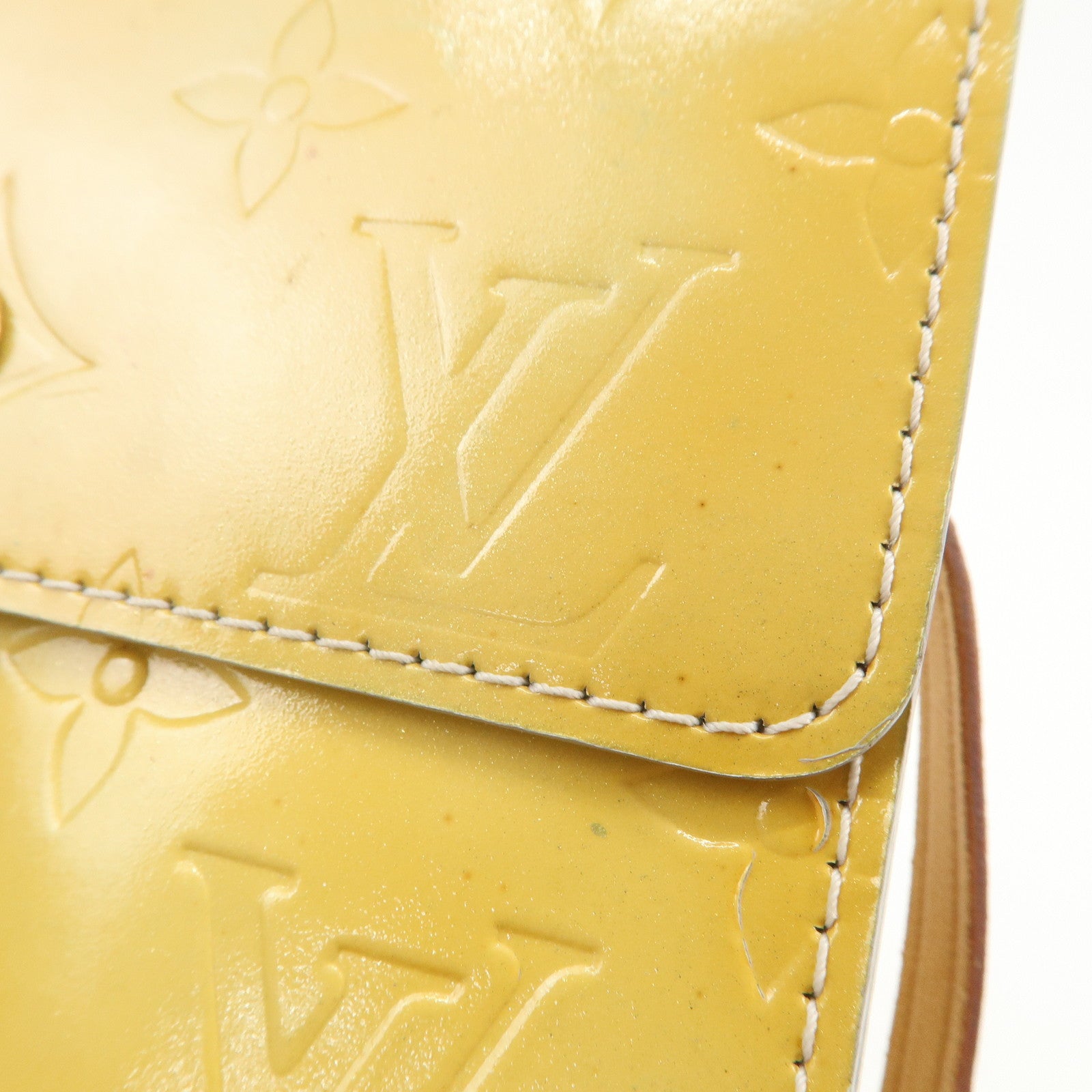 Louis Vuitton Monogram Vernis Kenmare Crossbody Bag Gris M91060