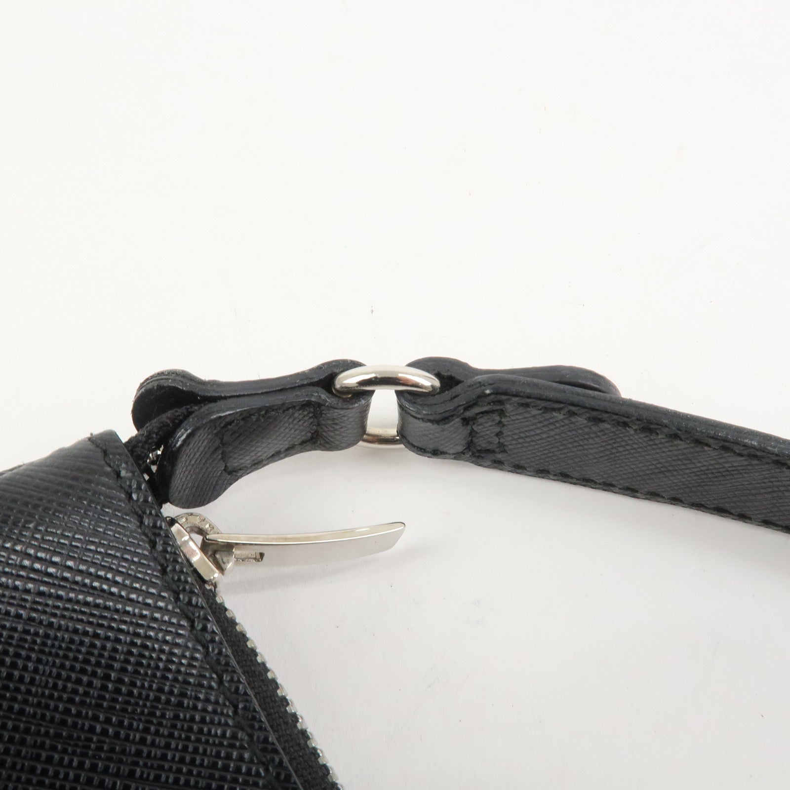 Ferragamo Gancini Leather Shoulder Bag Hand Bag Black