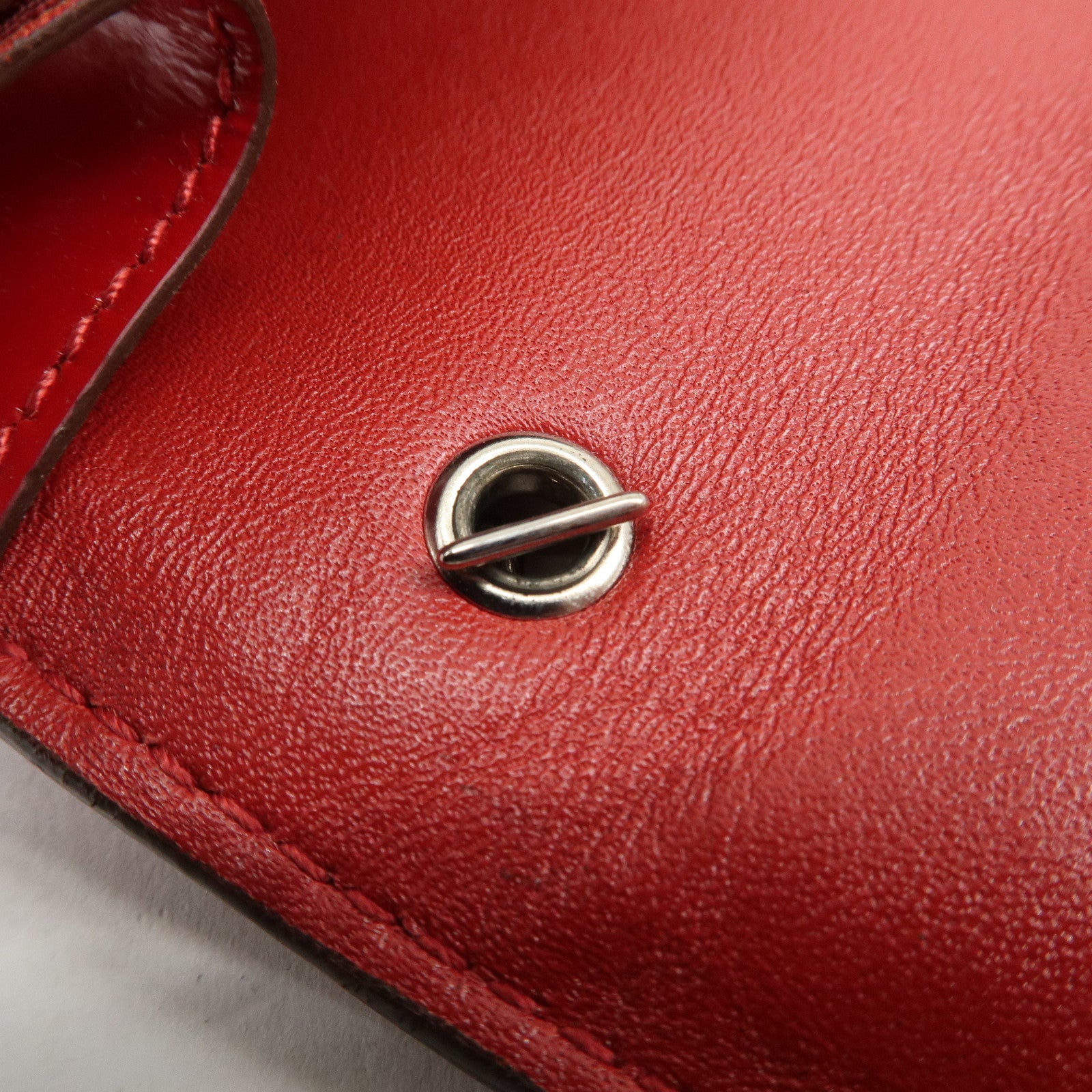 Ferragamo Vara Ribbon Patent Leather Shoulder Bag Crossbody Bag Red