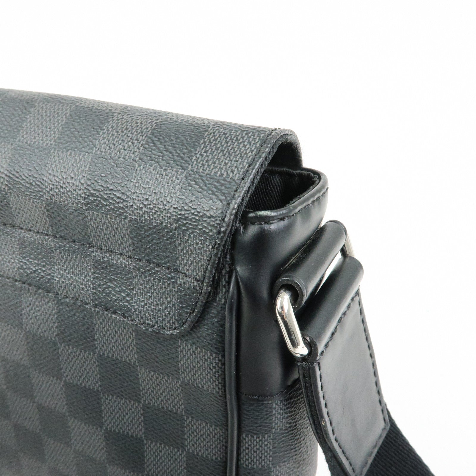 Louis Vuitton Damier Graphite District PM NM Crossbody Bag N41028