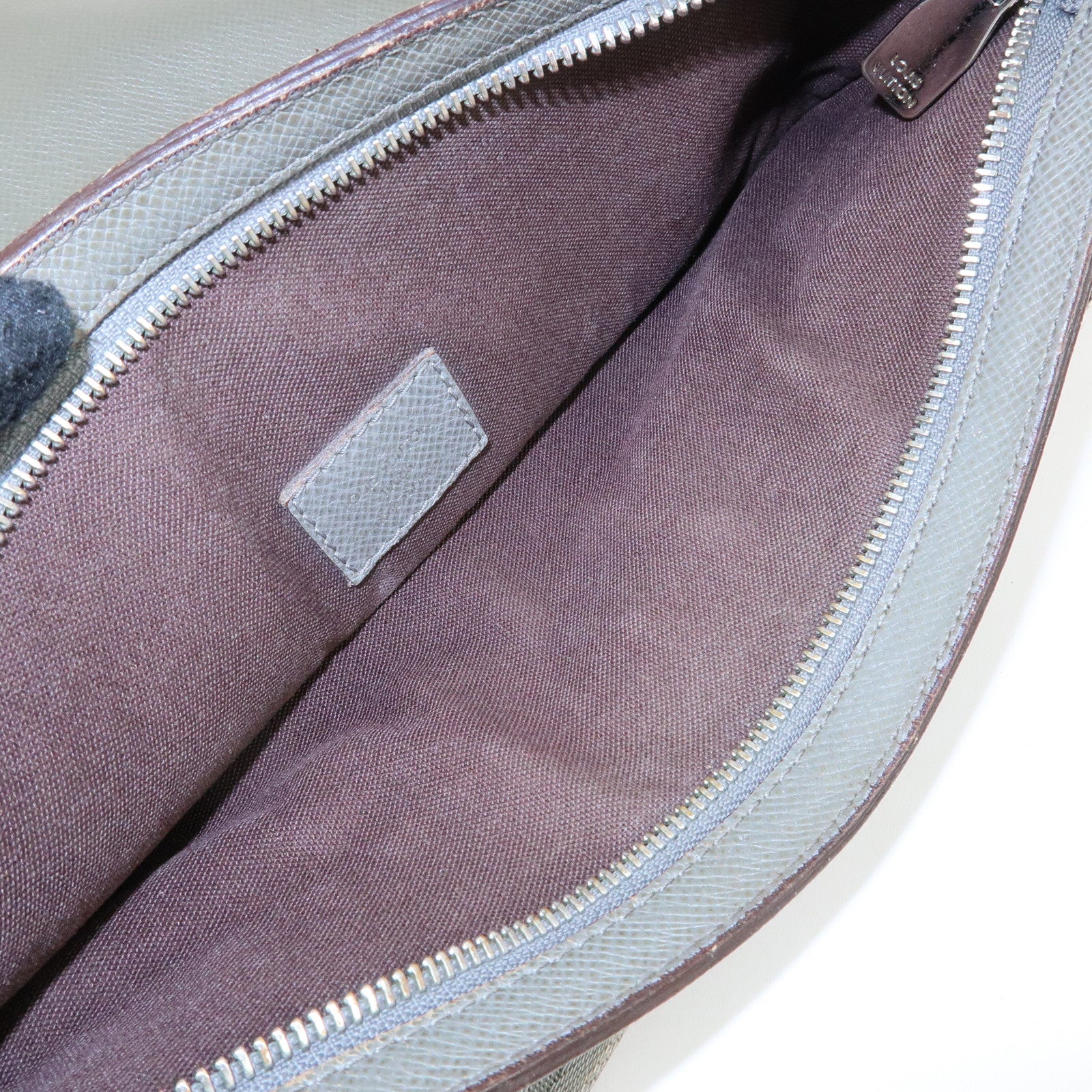 Louis Vuitton Taiga Sasha Shoulder Bag Crossbody Bag Glacier M32630