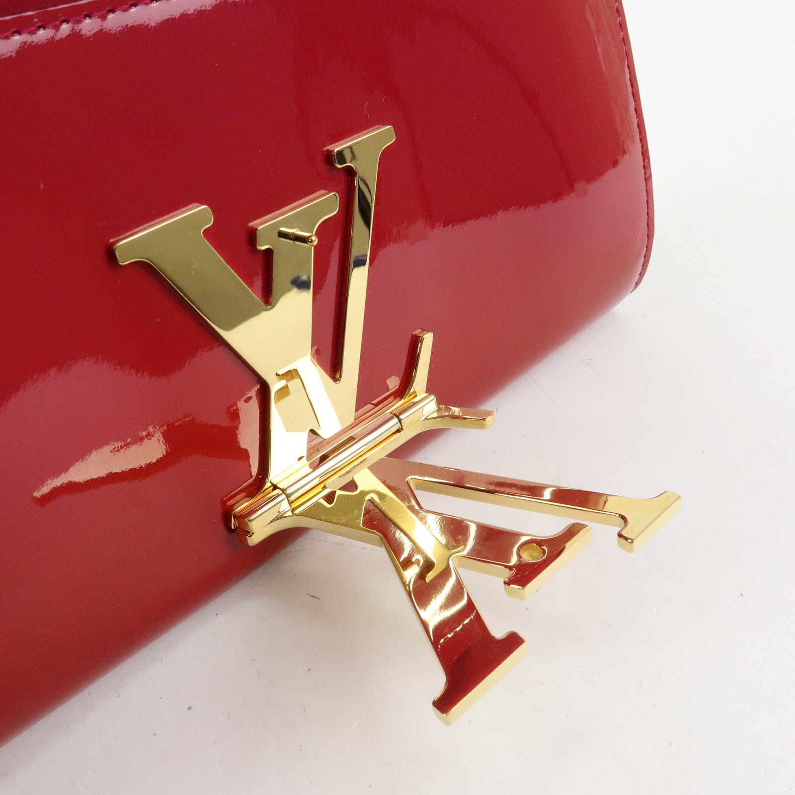 Louis Vuitton Vernis Leather Pochette Louise EW Clutch Bag M94270