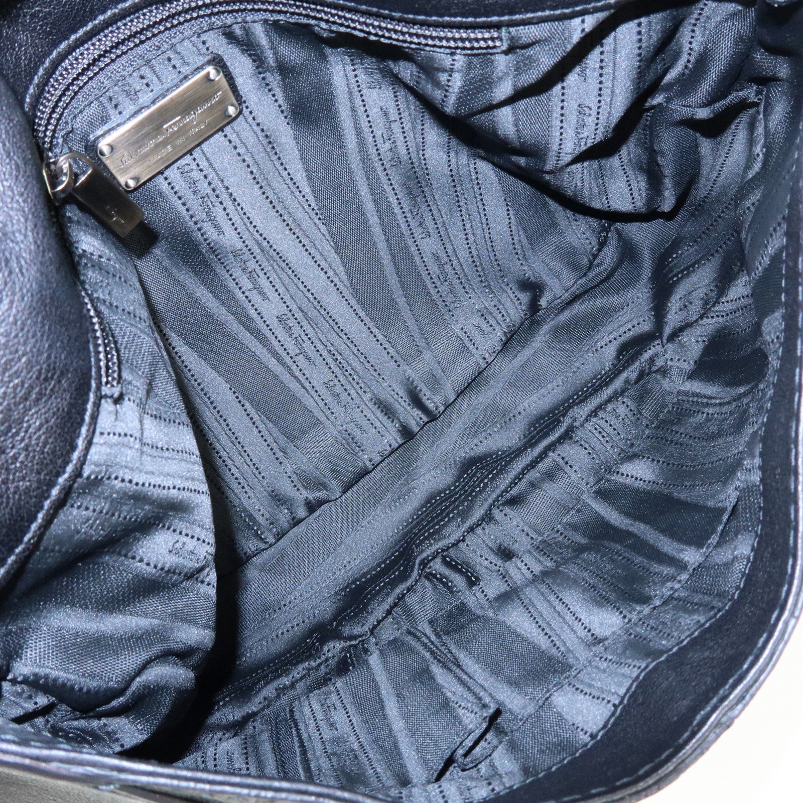 Ferragamo Gancini Leather Shoulder Bag Hand Bag Black