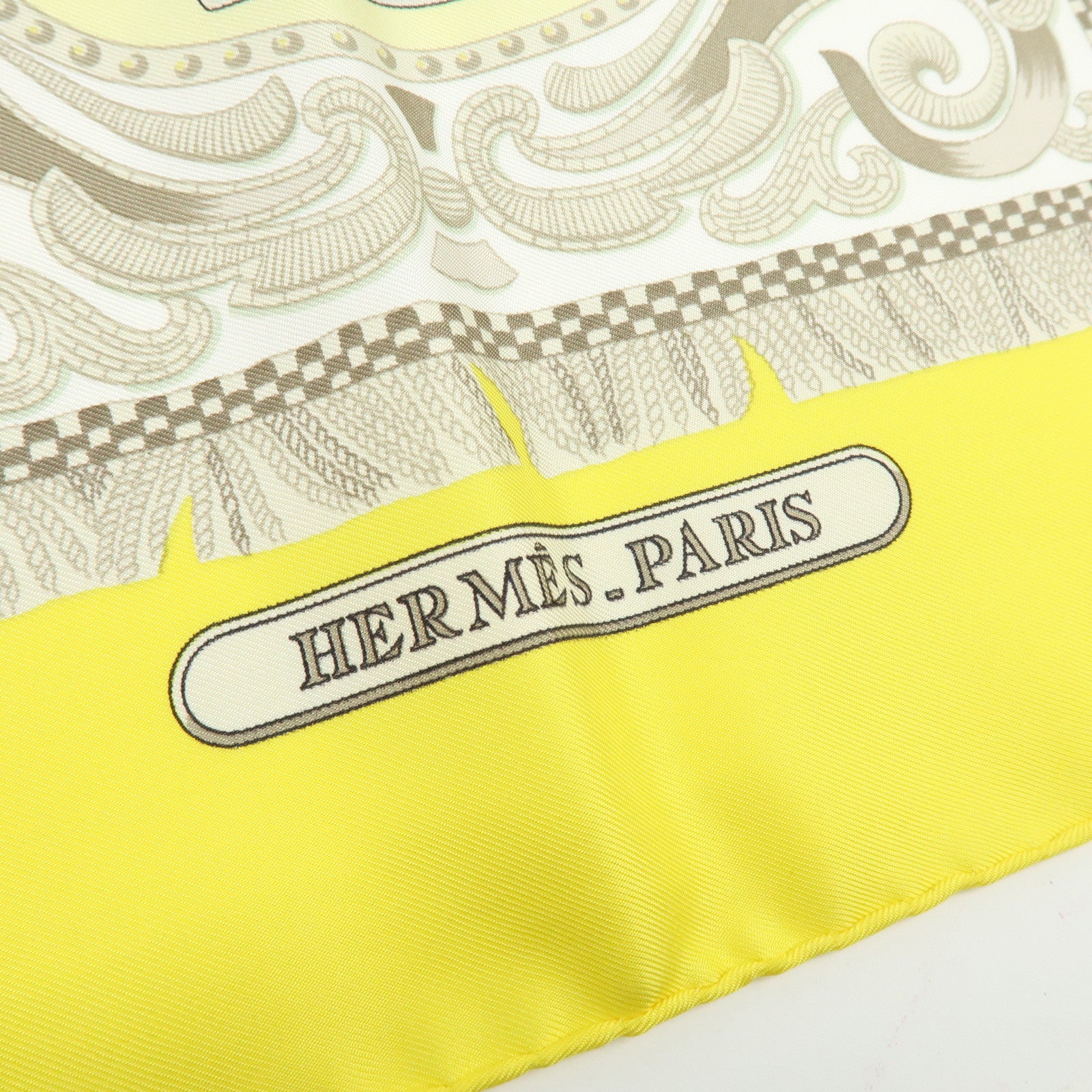 HERMES Carre 90 Silk 100% Scarf LA PRESENTATION Yellow Beige