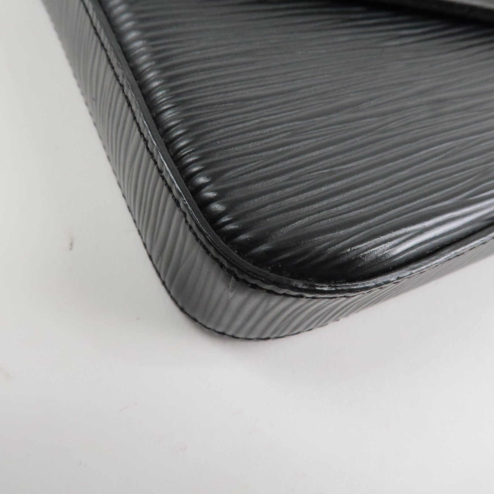 Louis Vuitton Epi Pochette Felicie Leather Hand Bag Black M62648 Used