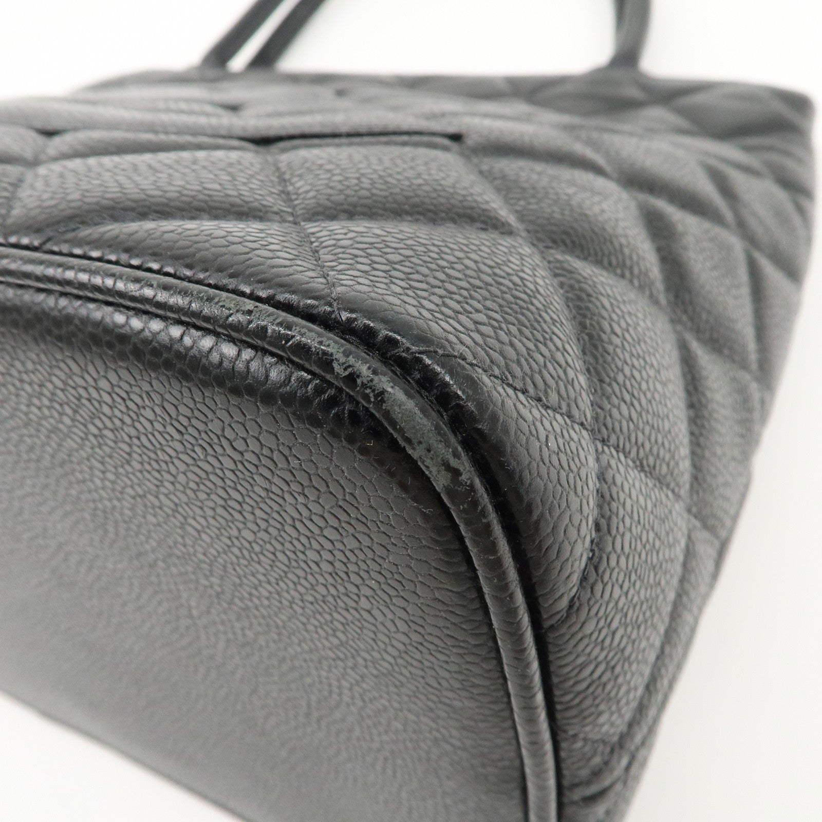 CHANEL Matelasse Caviarskin Medalion Tote Bag Hand Bag Black A01804 Used
