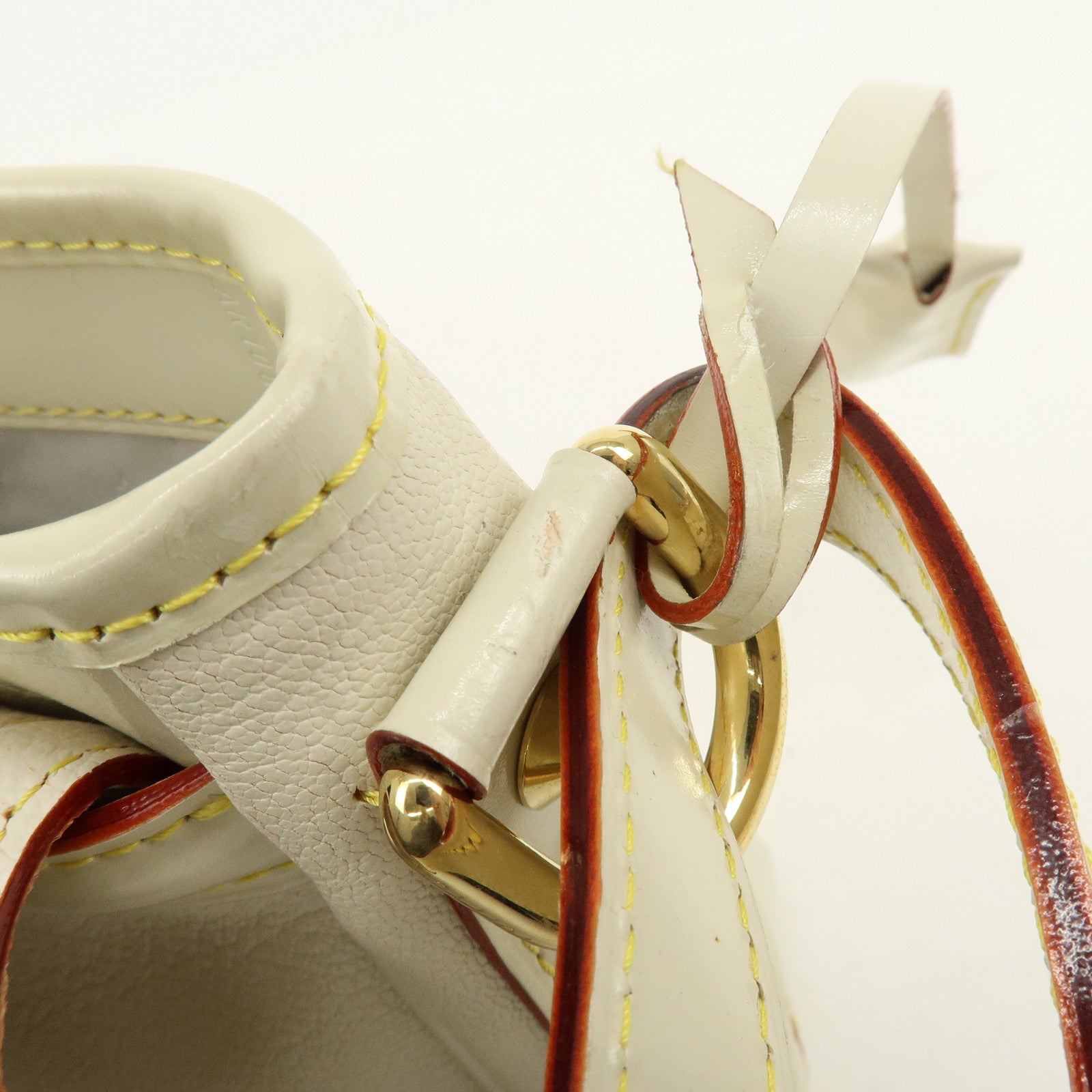 Louis Vuitton Suhali L’Essentiel Leather Shoulder Bag Bronc M95845