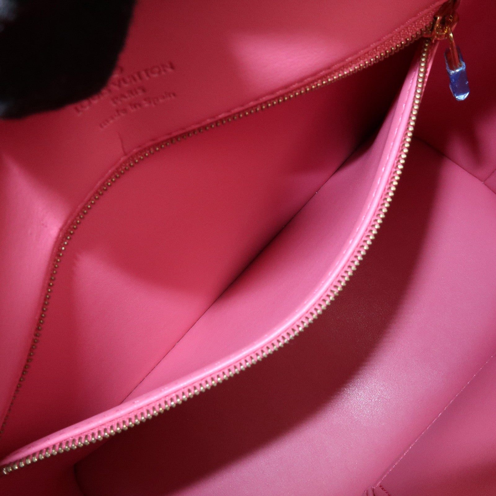 Louis Vuitton Monogram Vernis Houston Hand Bag Framboise N9135F