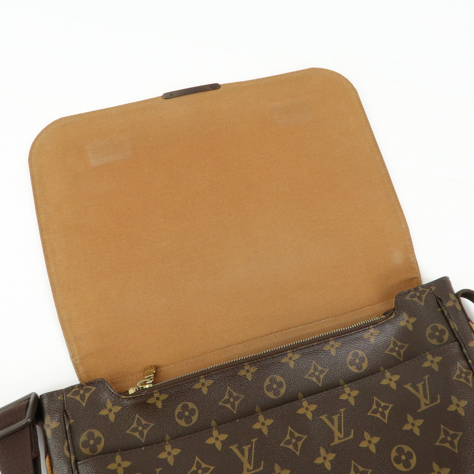Louis Vuitton Monogram Messenger MM Beaubourg Crossbody Bag M97038